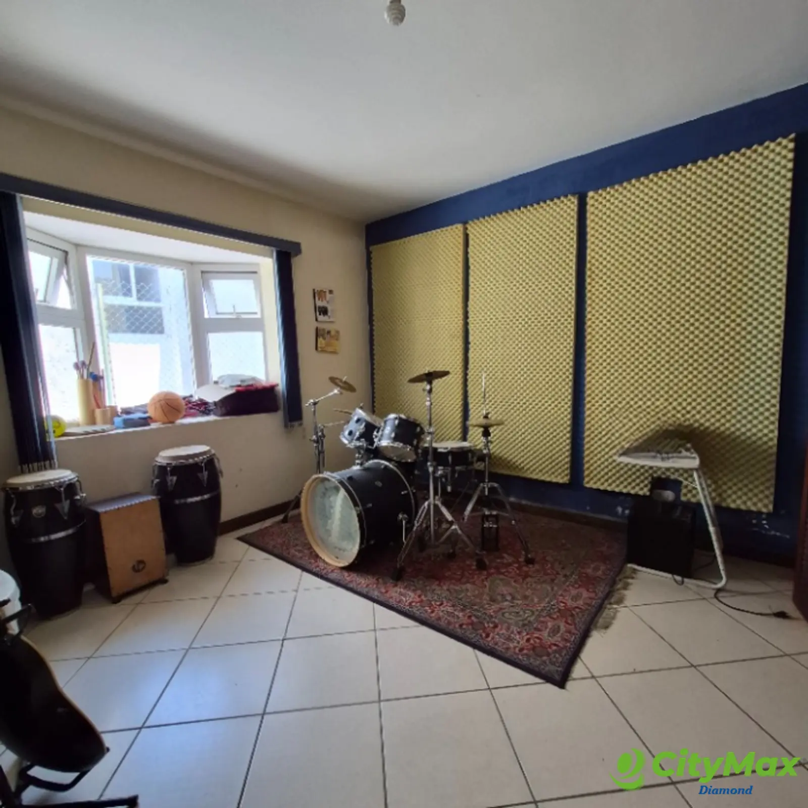 Casa de esquina en venta Km. 18 Carretera Salvador - habitación secundaria