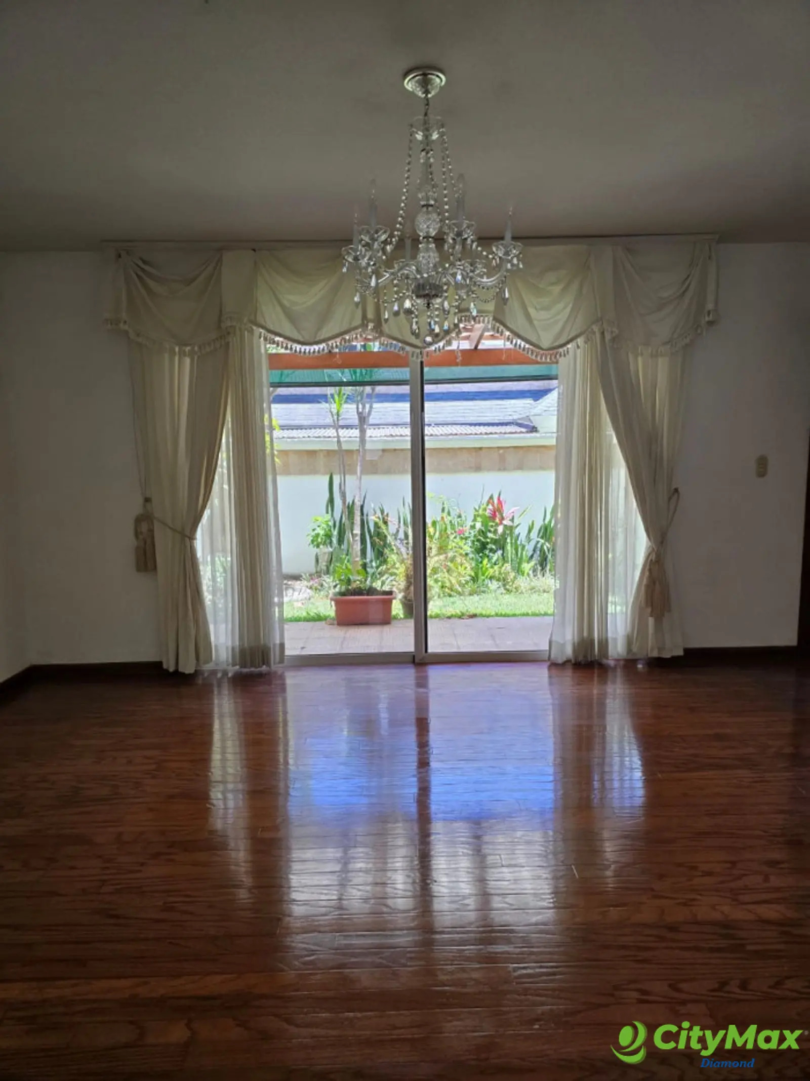 Casa en renta en zona 14 en Condominio - foto 2