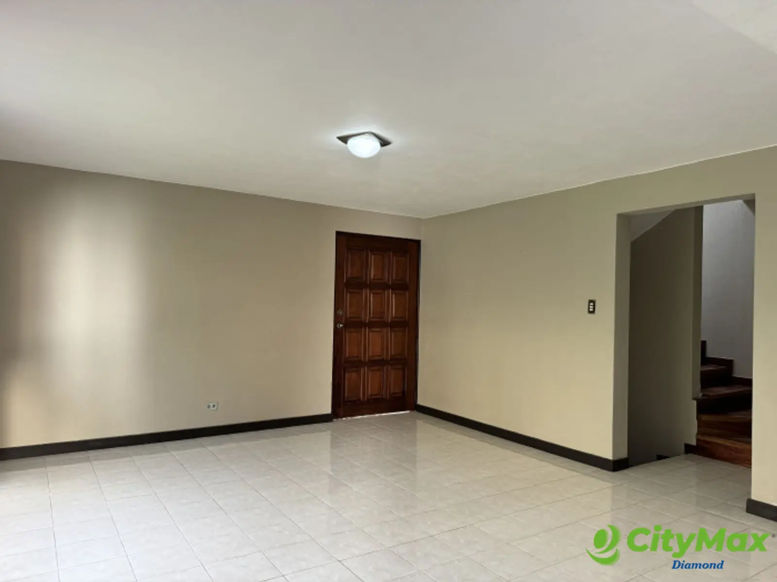 Casa tipo townhouse en Renta zona 15 Vista Hermosa 2. - foto 4