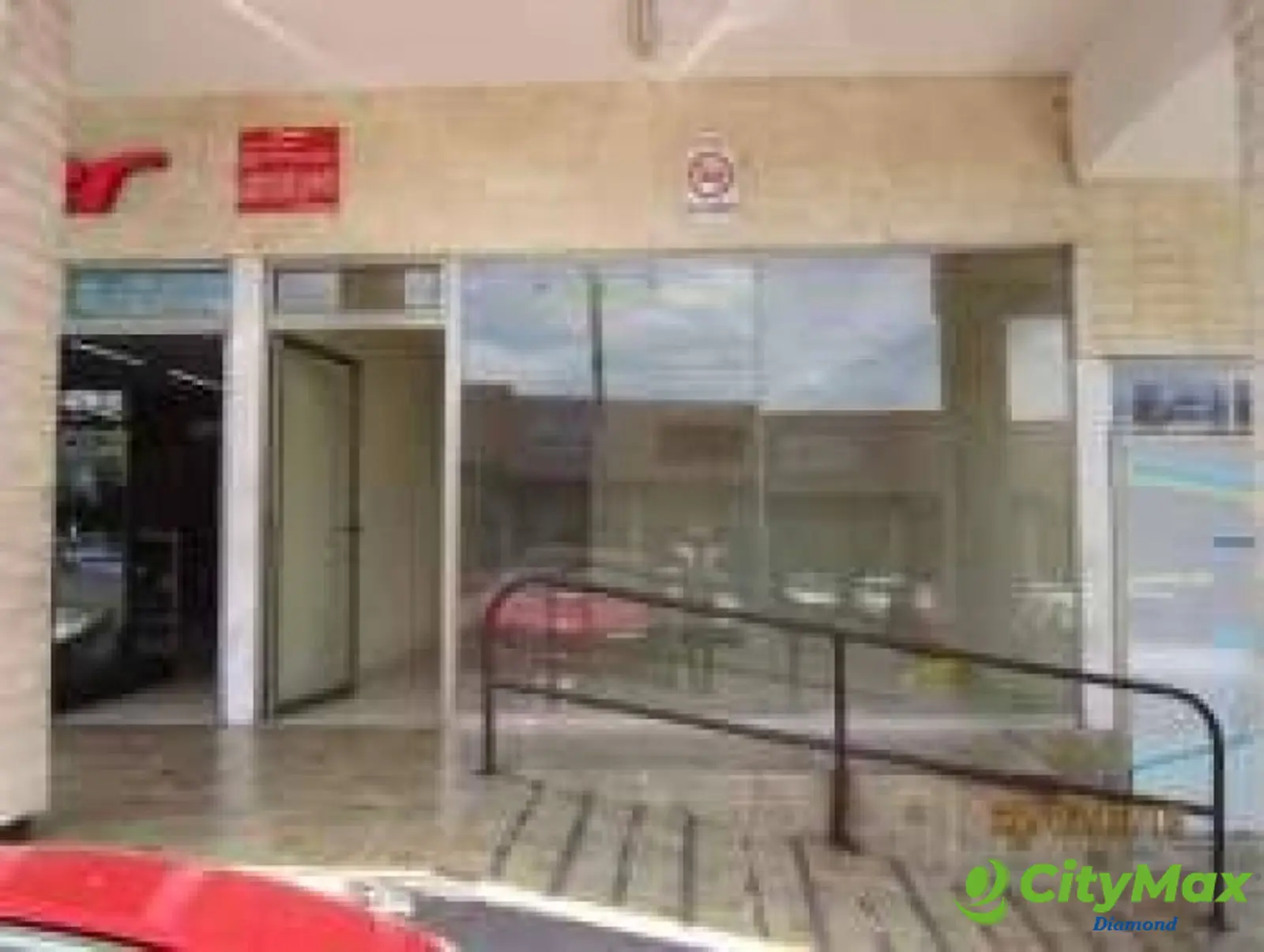 Renta Local en 2 Nivel Plaza Comercial en San Cristobal - foto 7
