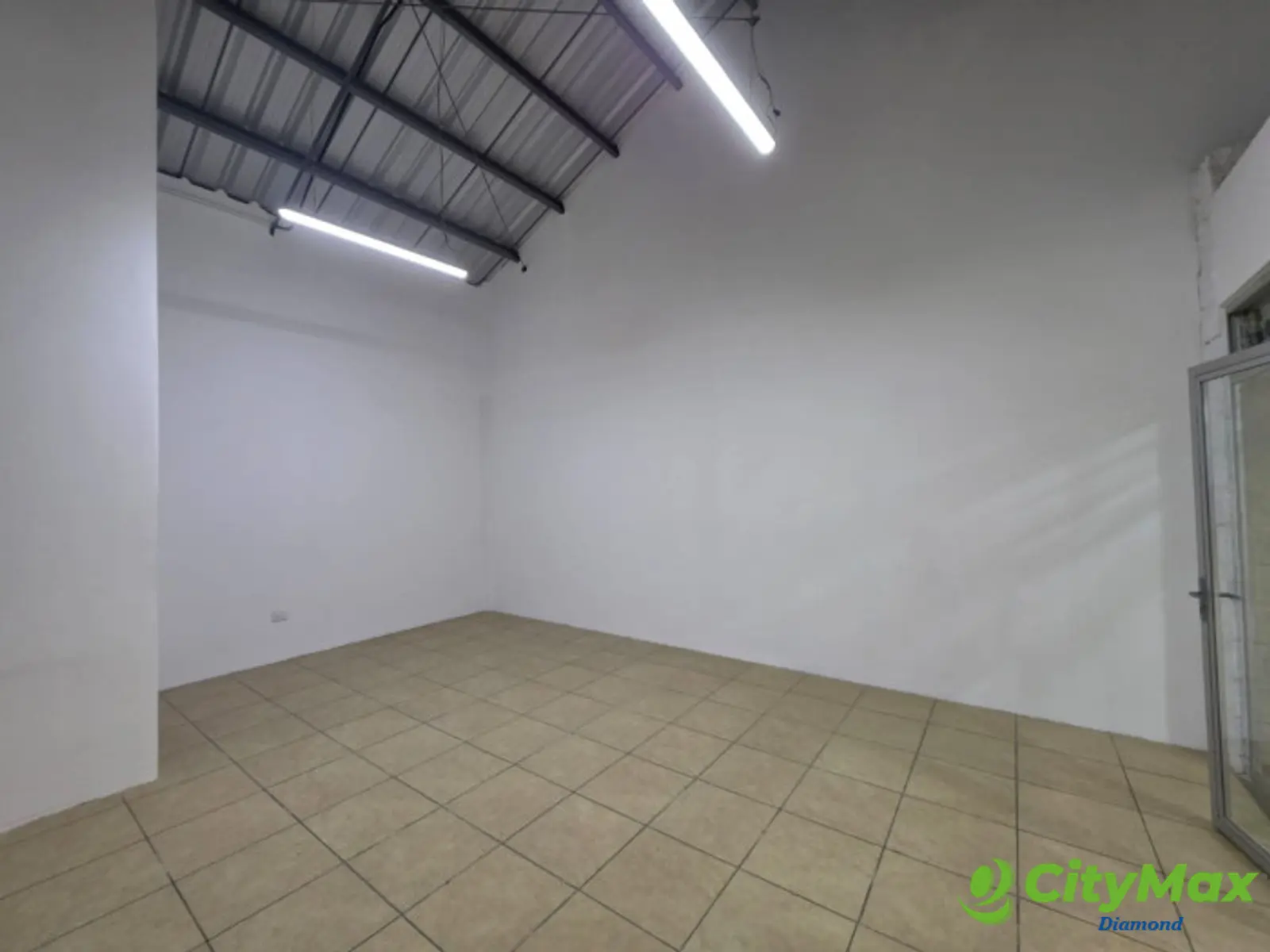 Alquiler Local en Comercial en Ciudad San Cristobal - foto 2