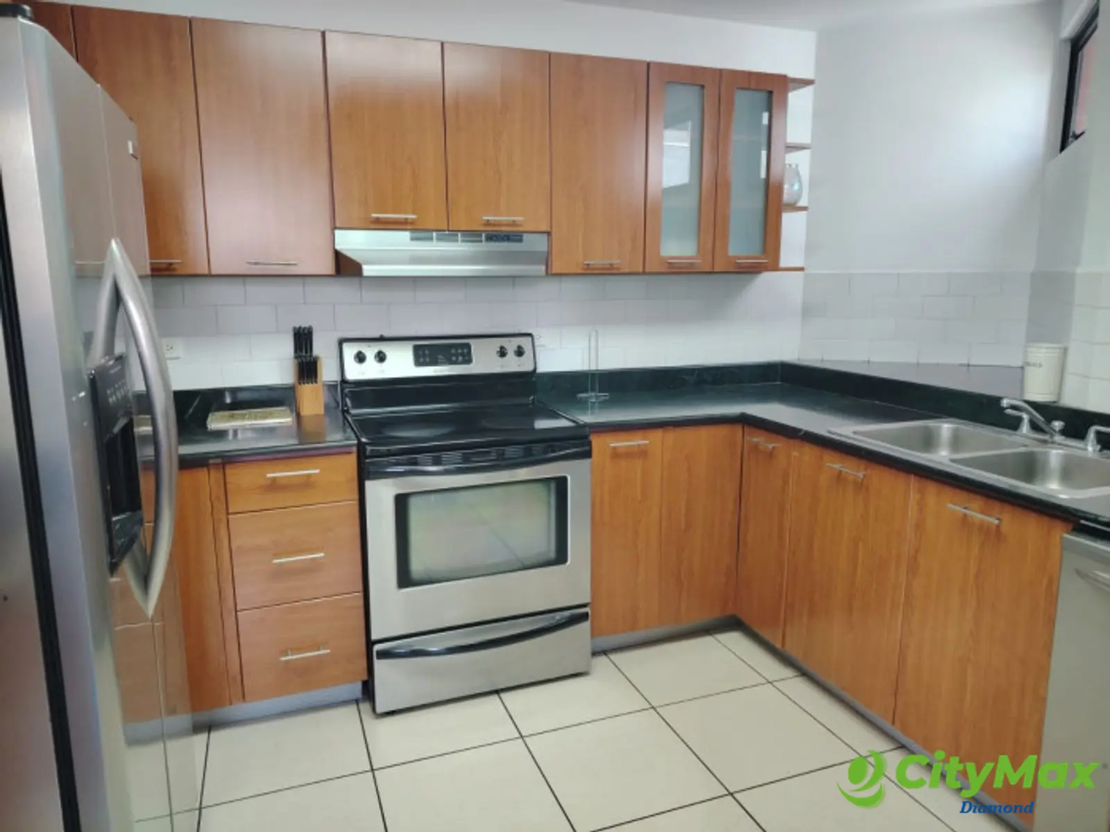 Apartamento semi amueblado en renta en zona 14 - foto 7