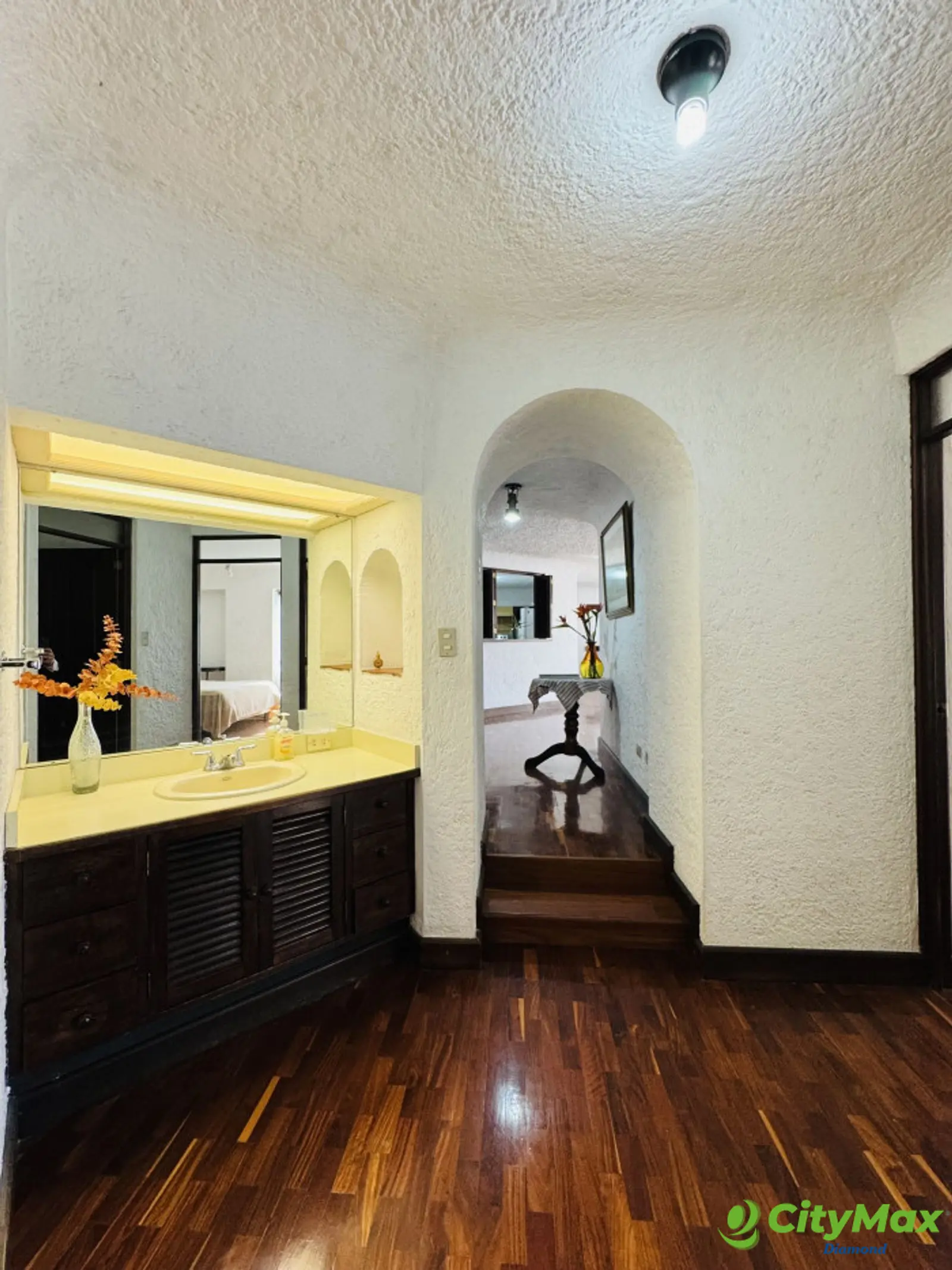Apartamento Amueblado en Renta y Venta Zona 10  - foto 7