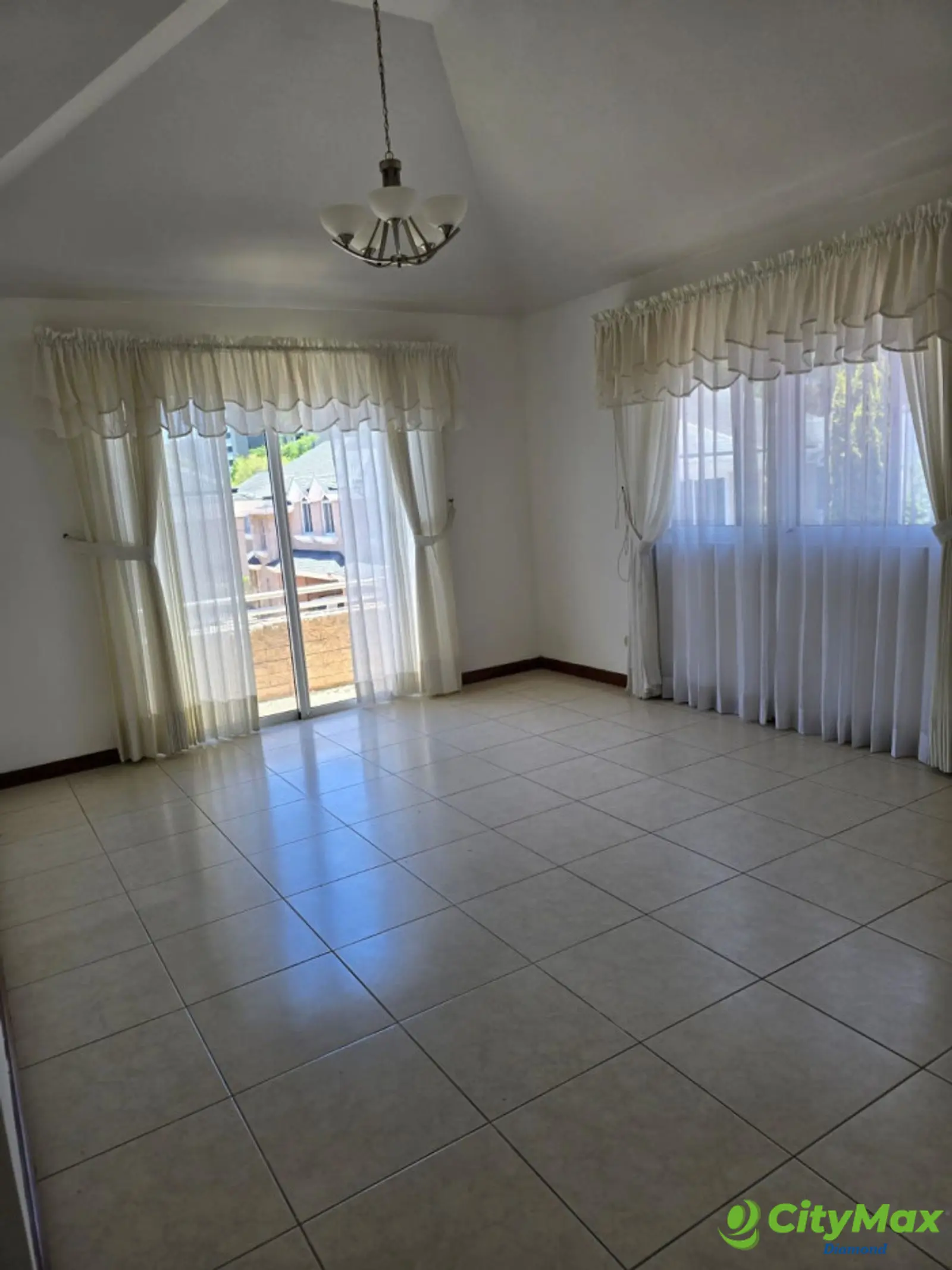 Casa en renta en zona 14 en Condominio - foto 10