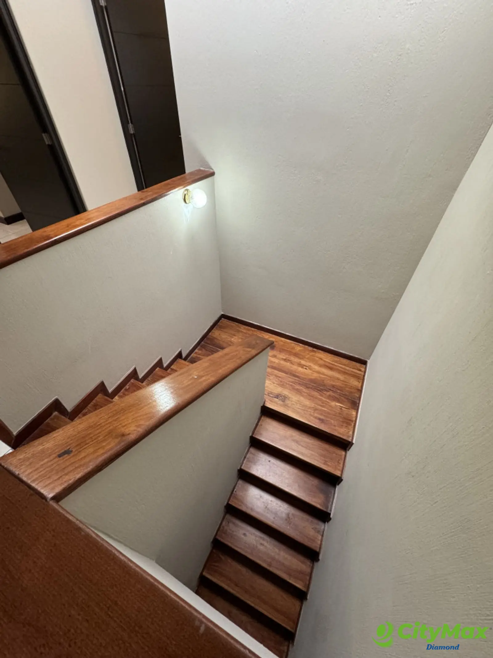 Casa tipo townhouse en Renta zona 15 Vista Hermosa 2. - foto 5