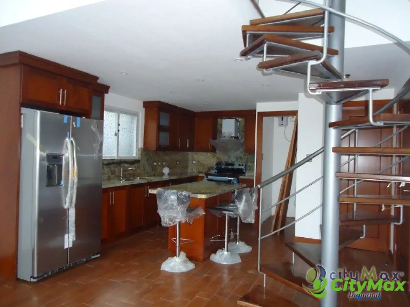 APARTAMENTO EN RENTA TIPO LOFT EN LA MONTAÑA ZONA 16  - foto 7