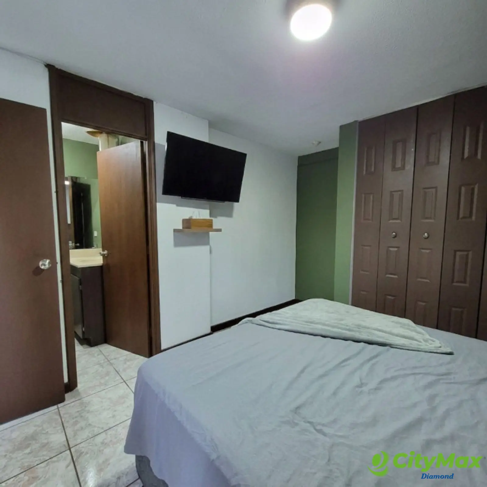 Apartamento en venta en zona 15 Edificio de uso mixto - foto 9