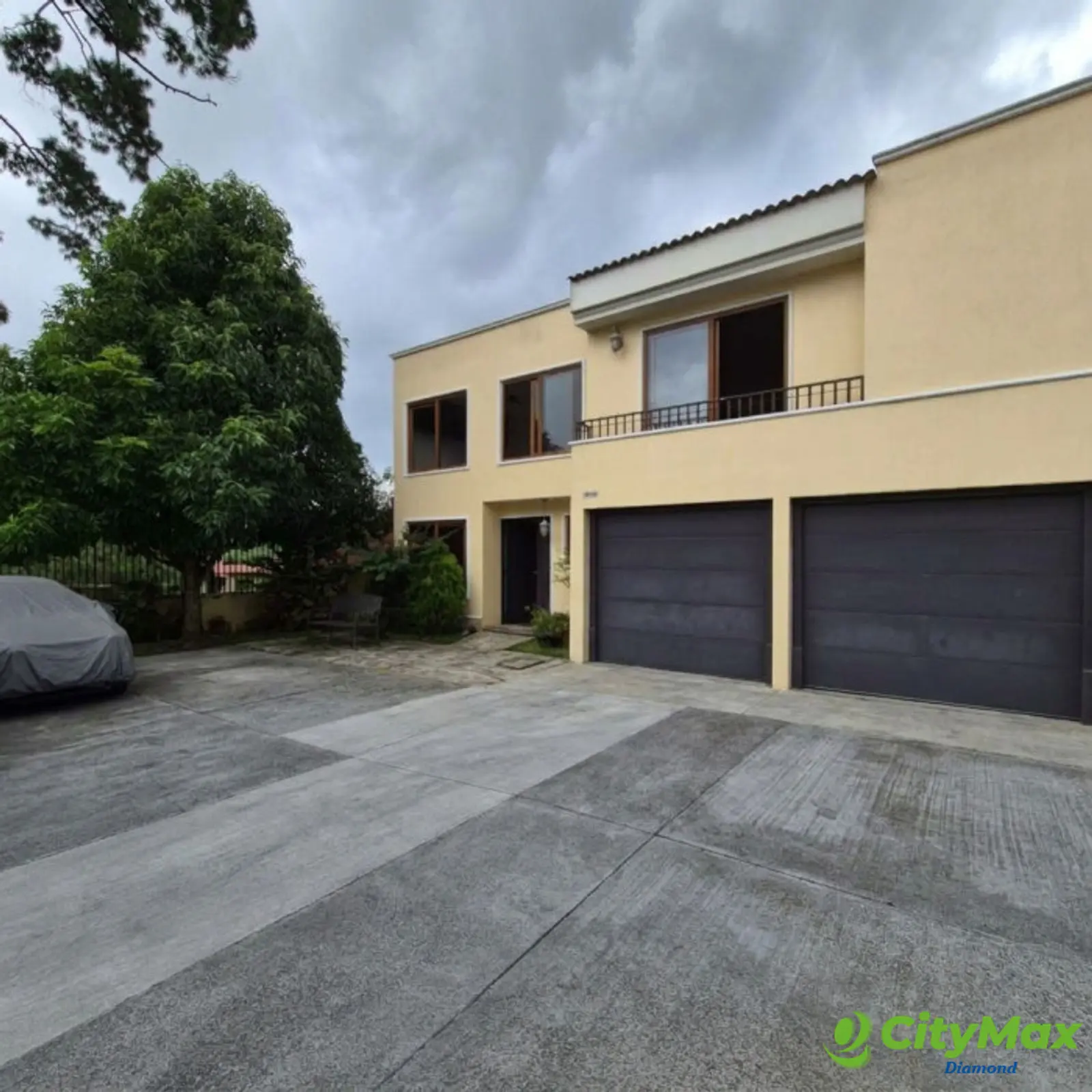 Casa en renta y venta Cumbres de La Arboleda km 21 CAES - fachada
