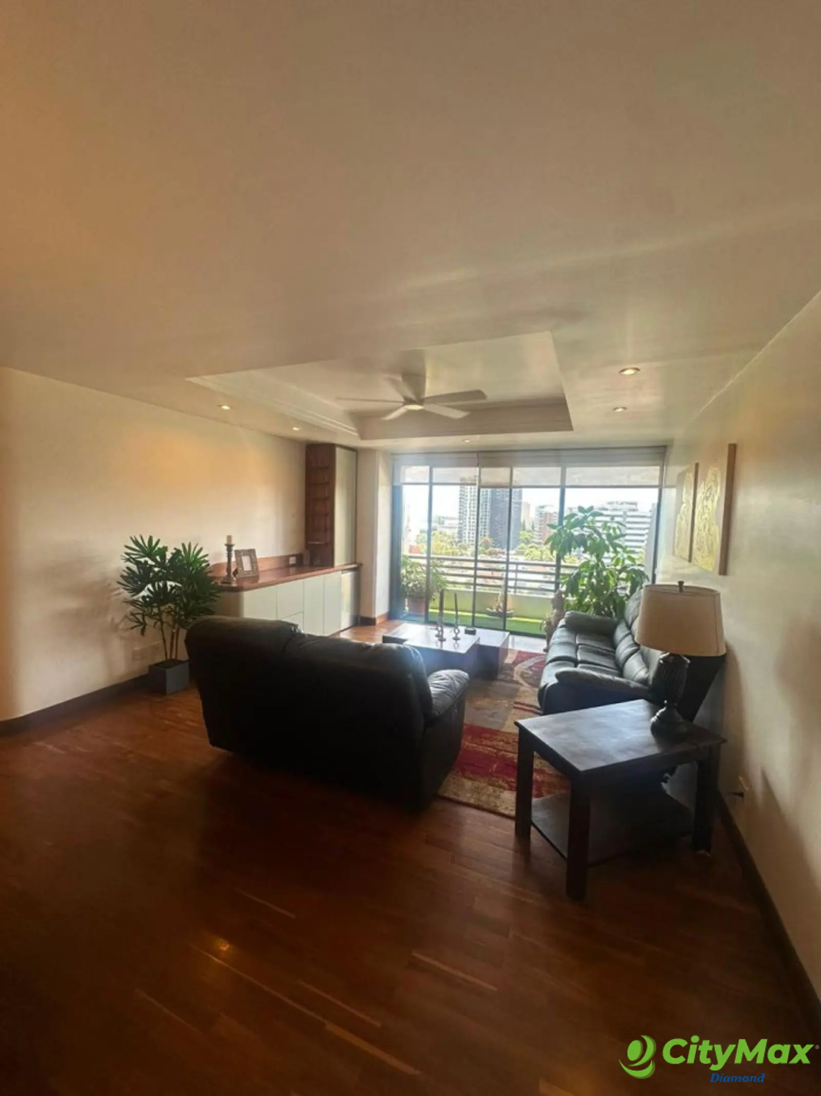 Renta Apartamento de 183mt2 amueblado en zona 10 - foto 5