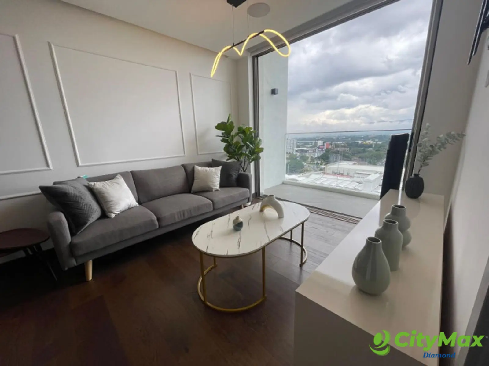 Apartamento Amueblado en Renta en Zona 10 - foto 3
