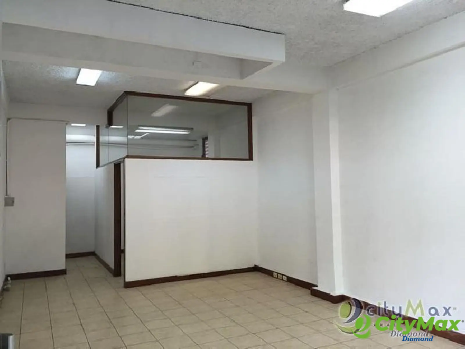 RENTA LOCAL COMERCIAL SOBRE AVENIDA REFORMA ZONA 10 - foto 3