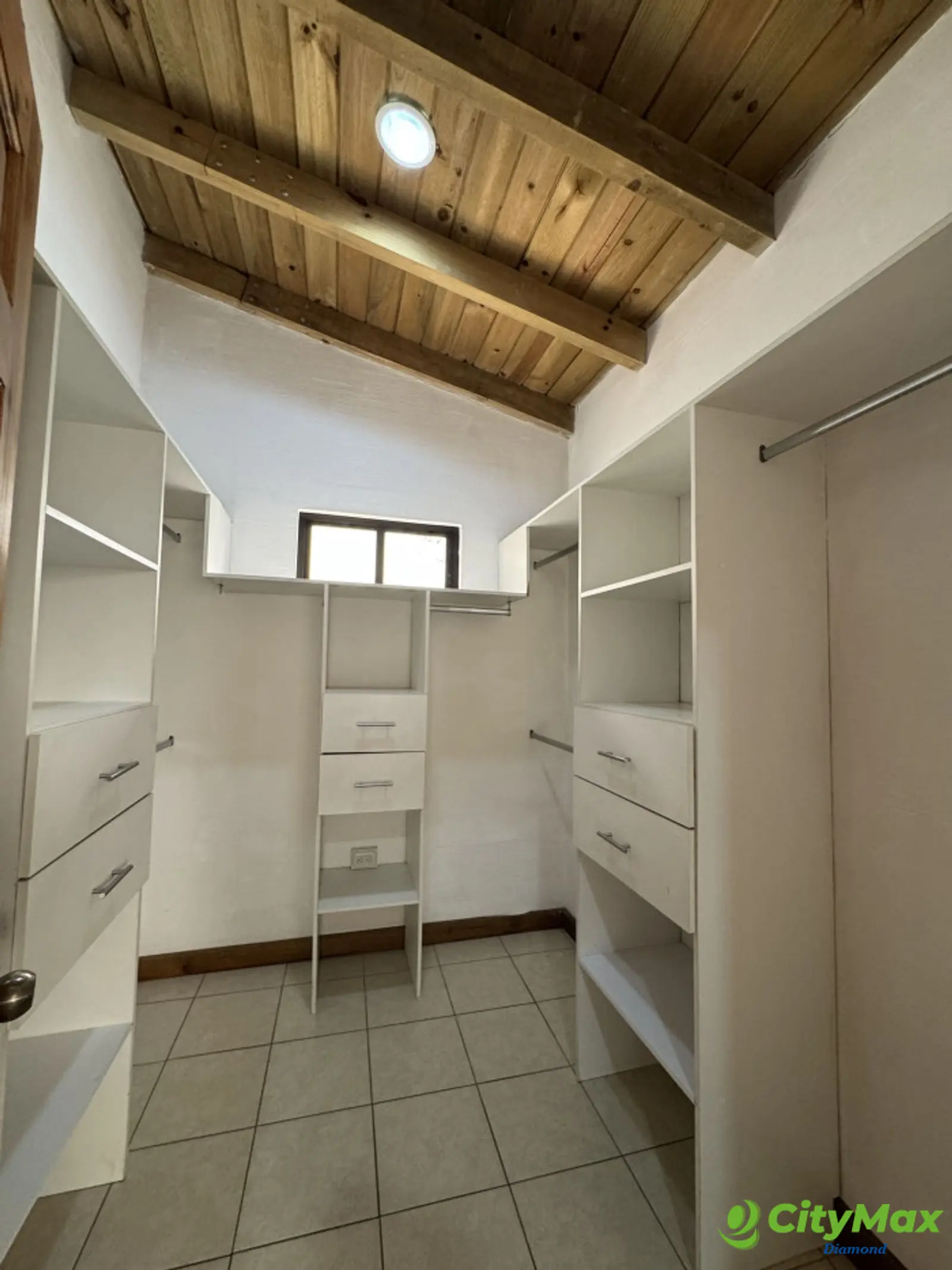 Casa en renta condominio Zona 16 Blvd. Acatán - foto 12