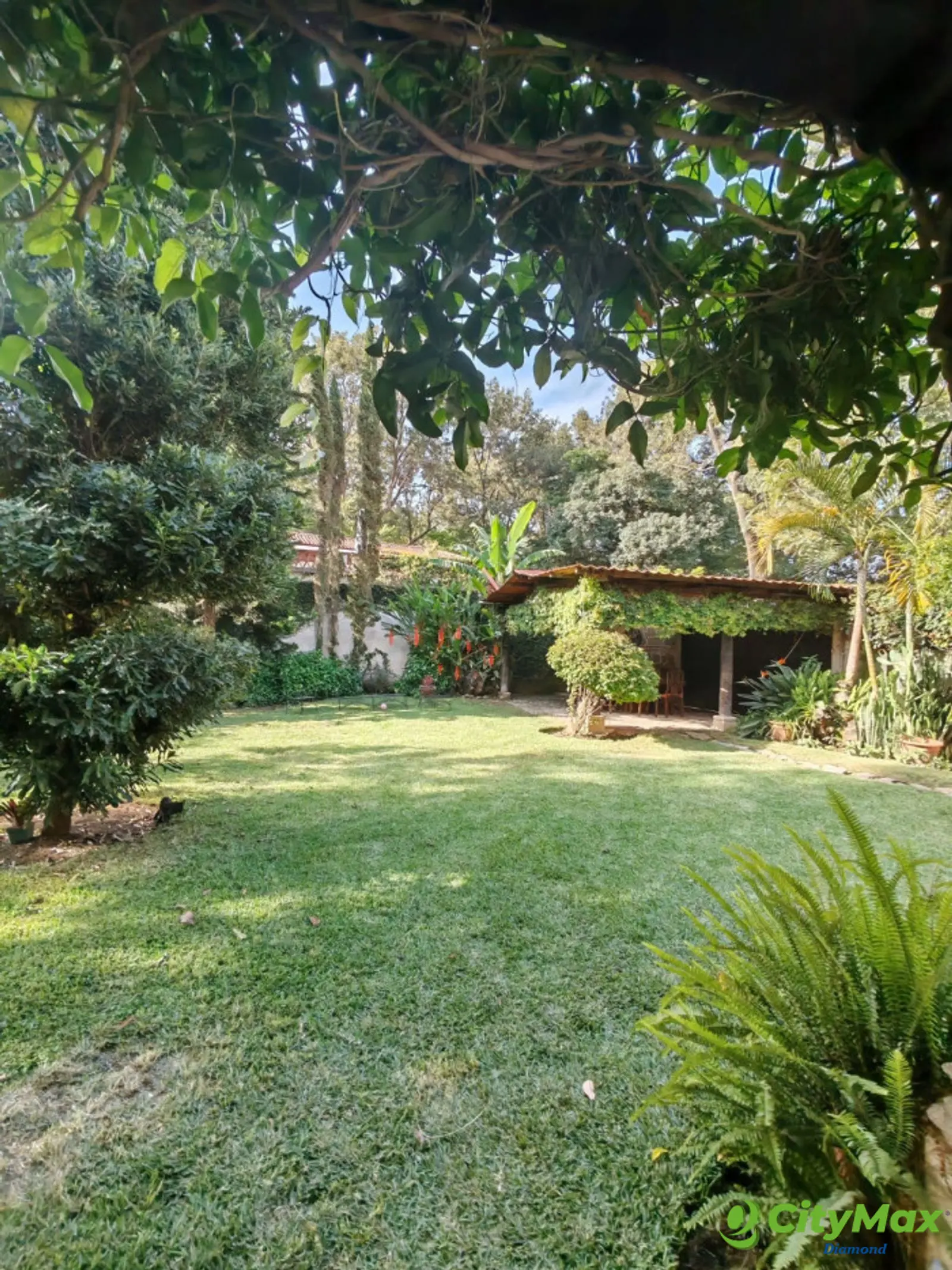 Casa en venta y renta en Antigua Guatemala - foto 3
