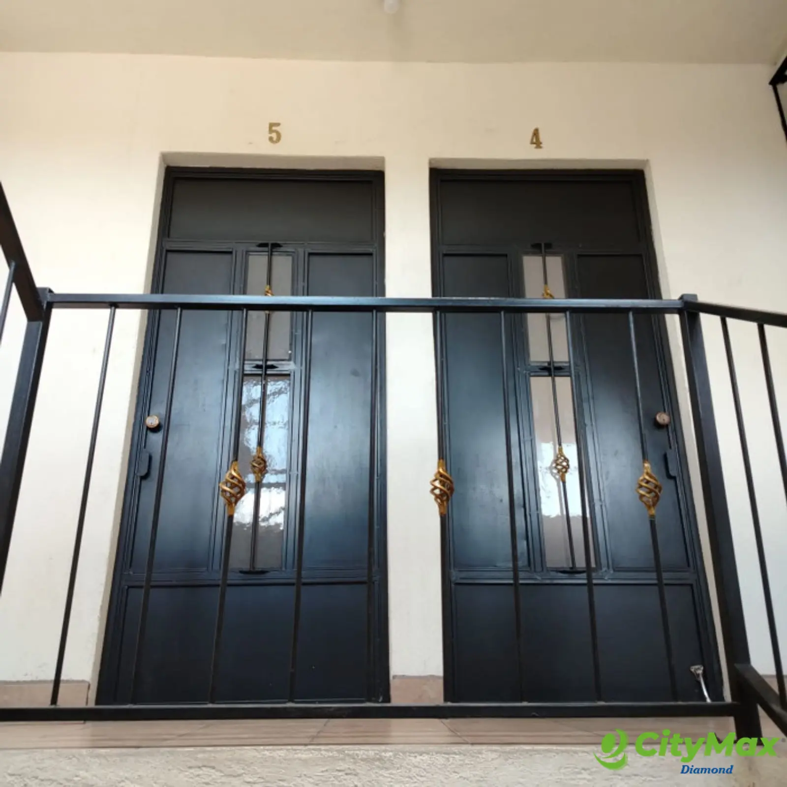 Venta Casa grande con apartamentos en zona 12 - foto 4