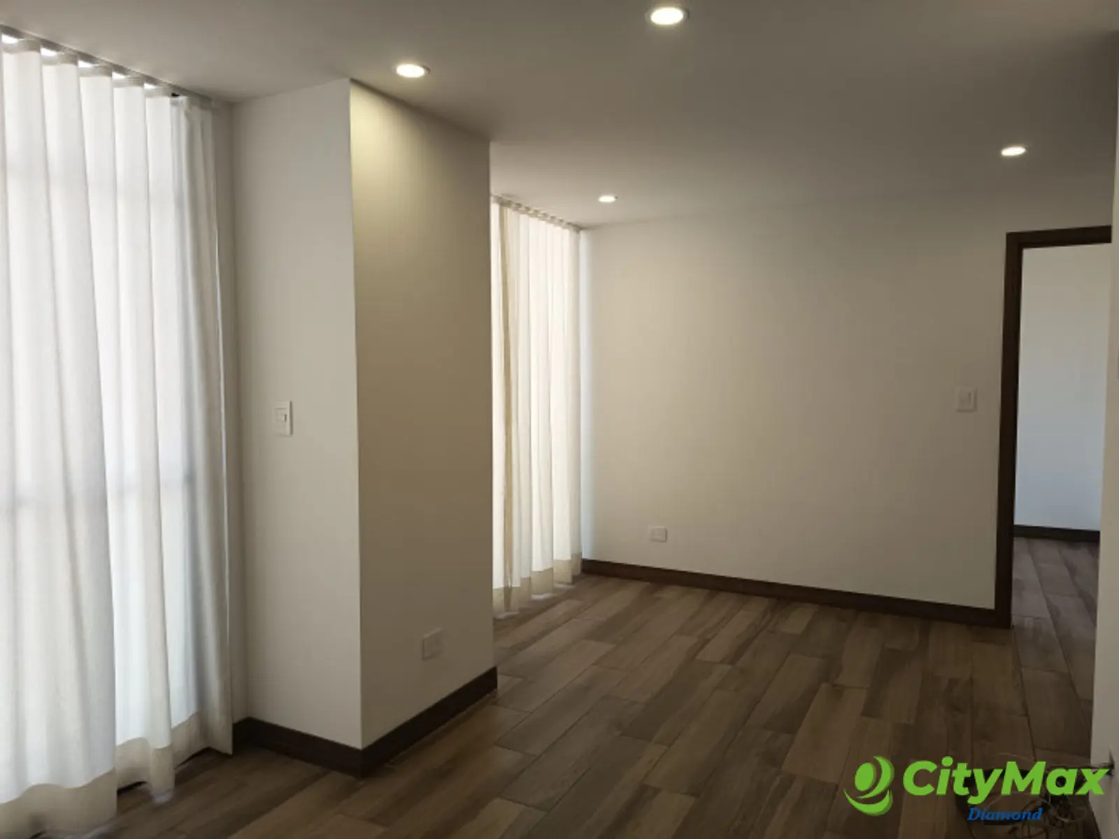 Renta apartamento 3 habitaciones y 2 parqueos Zona 15 - foto 3