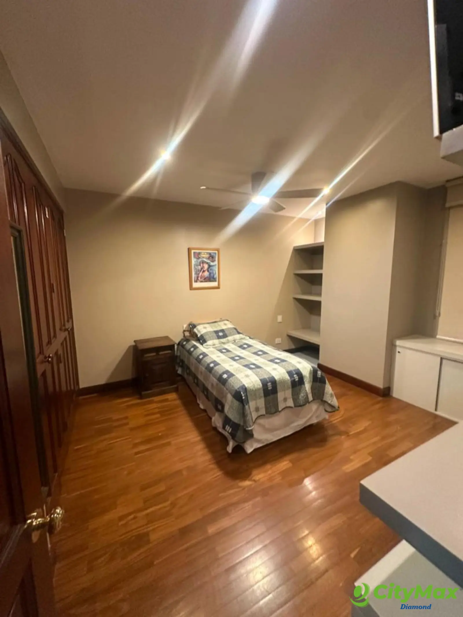 Renta Apartamento de 183mt2 amueblado en zona 10 - foto 11
