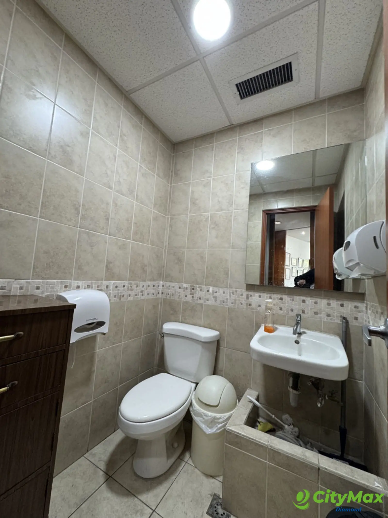 Oficina en venta Zona 15 Edificio Avante - foto 6