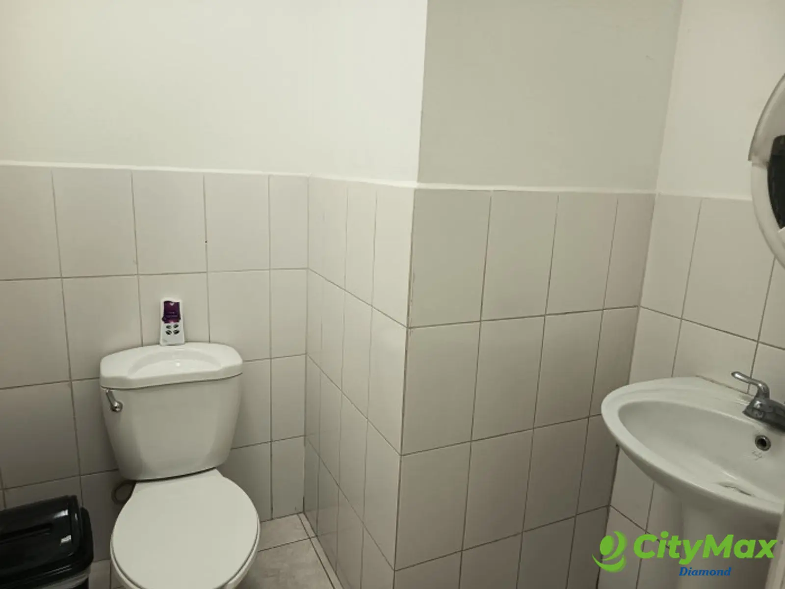 Oficina en Venta y/o renta en Zona 10 Zona Pradera - foto 9