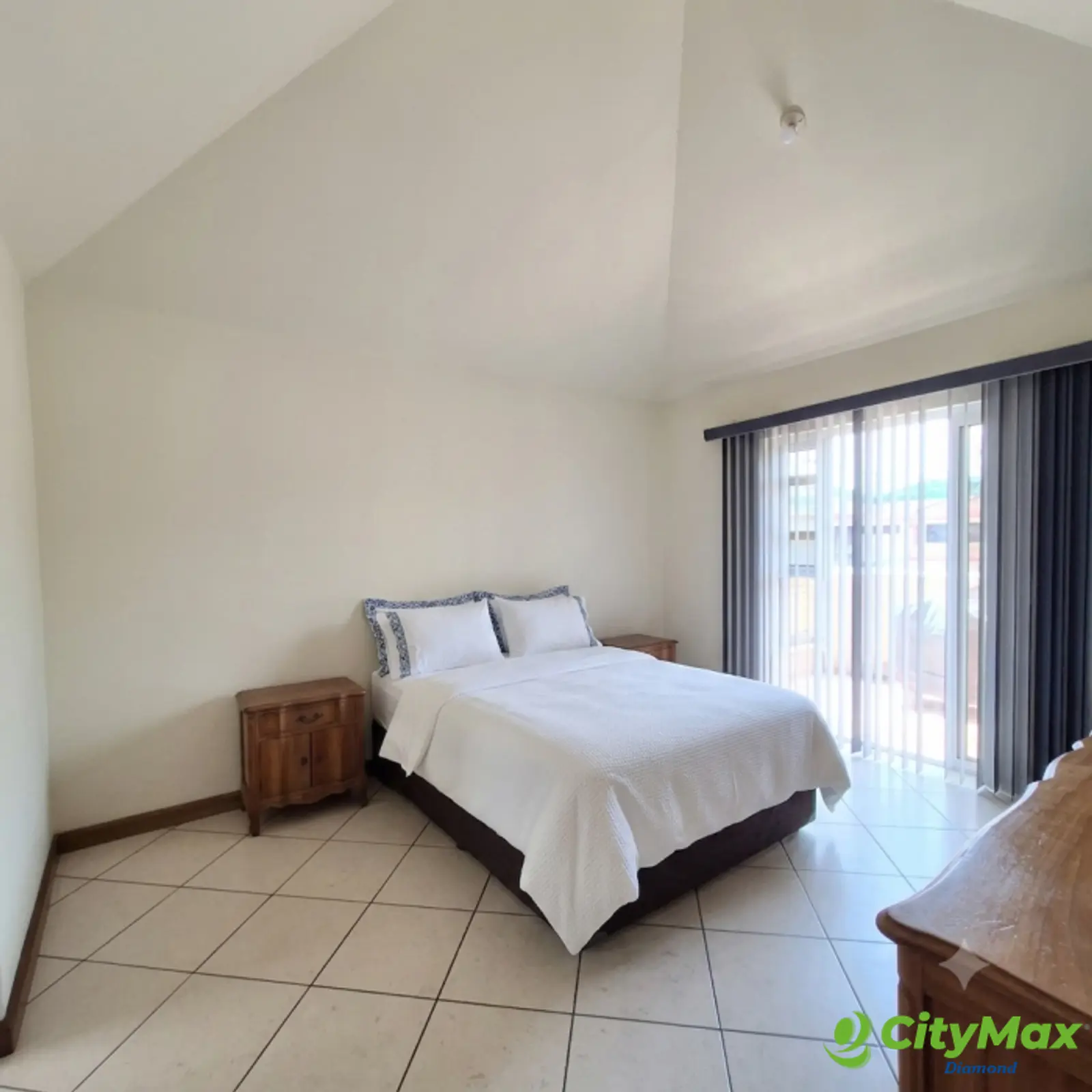Casa de esquina en venta Km. 18 Carretera Salvador - habitación principal IA
