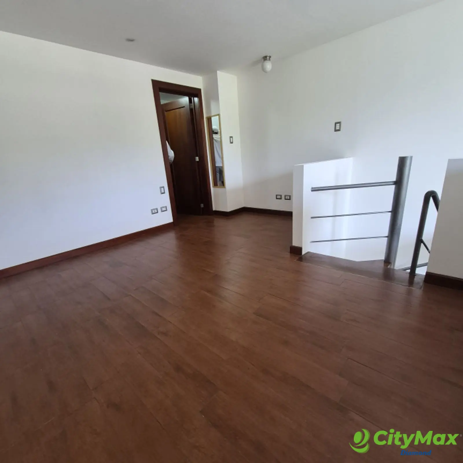 Apartamento tipo loft en renta zona 16 La Montaña - foto 14