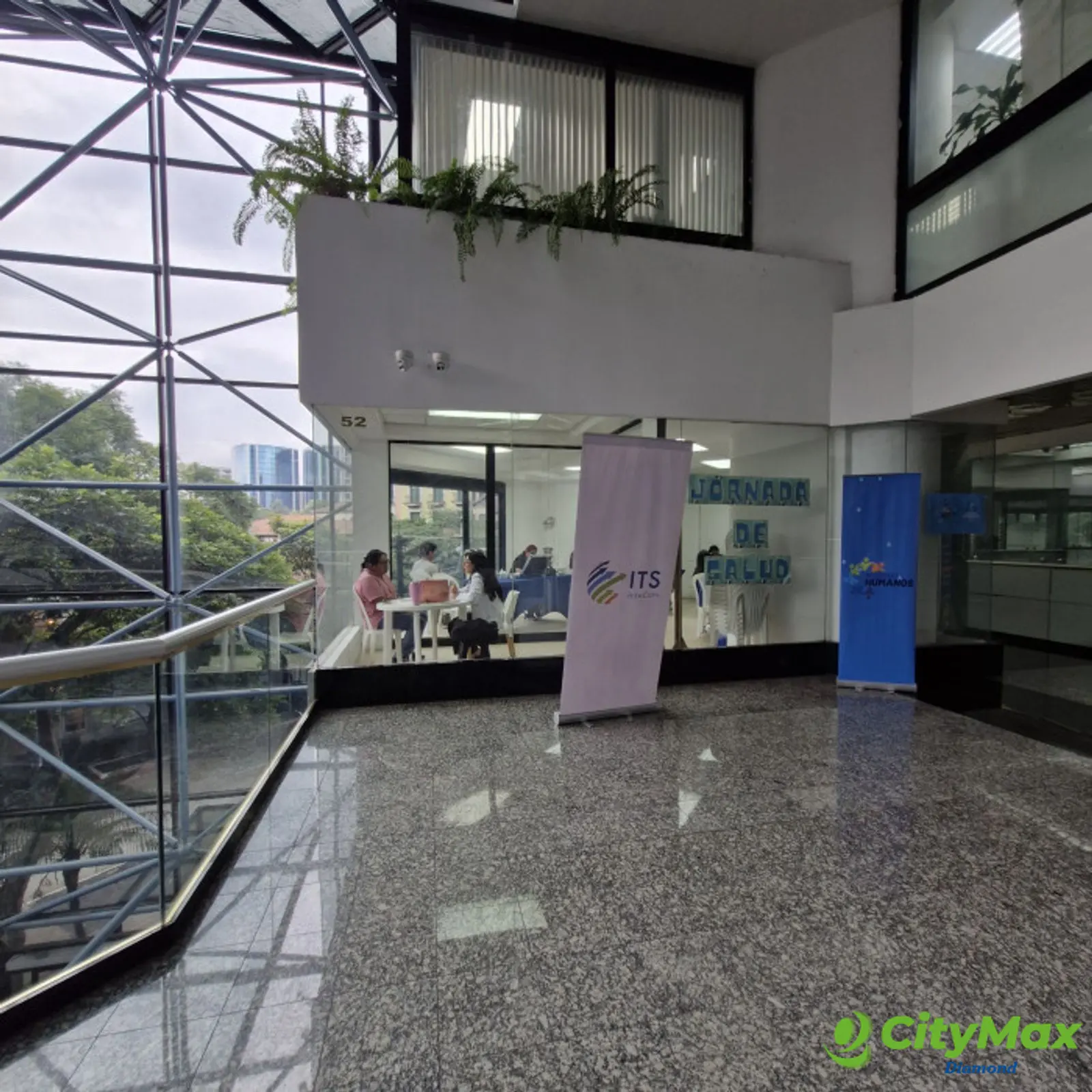 Se renta Kiosco de 23 m2 en Edificio de Zona 10 - foto 8