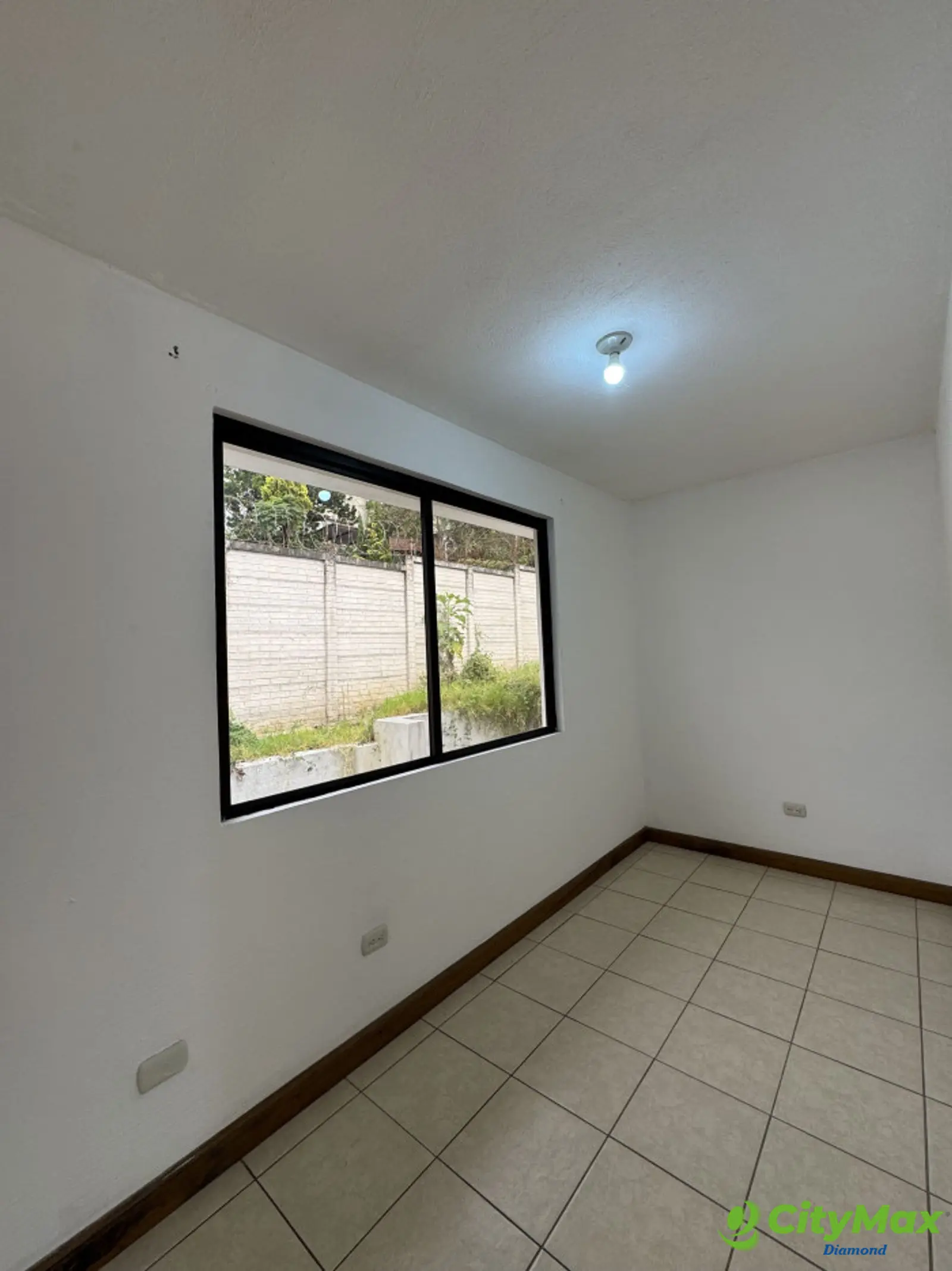 Casa en renta condominio Zona 16 Blvd. Acatán - foto 8