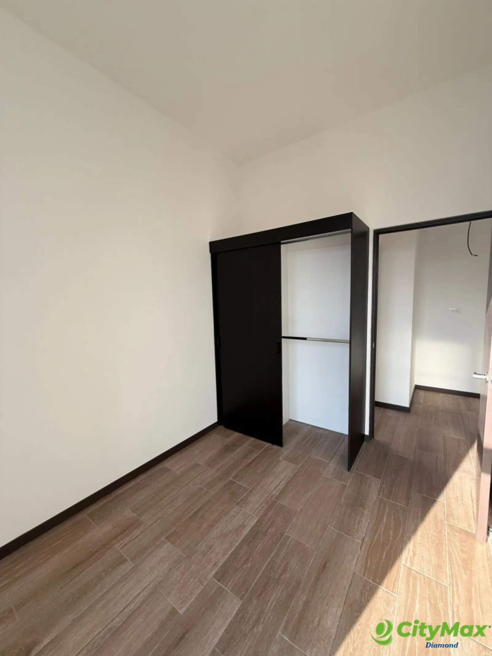 Apartamento en renta en zona 11 Edificio nuevo - foto 8
