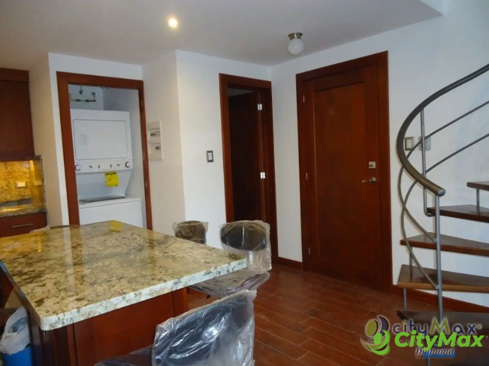 APARTAMENTO EN RENTA TIPO LOFT EN LA MONTAÑA ZONA 16  - foto 10