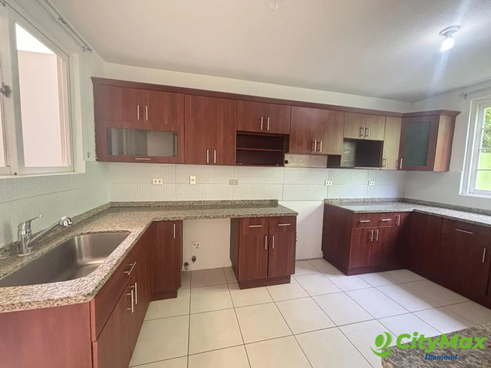 Casa en venta y renta condominio Entreverdes Fraijanes - foto 3