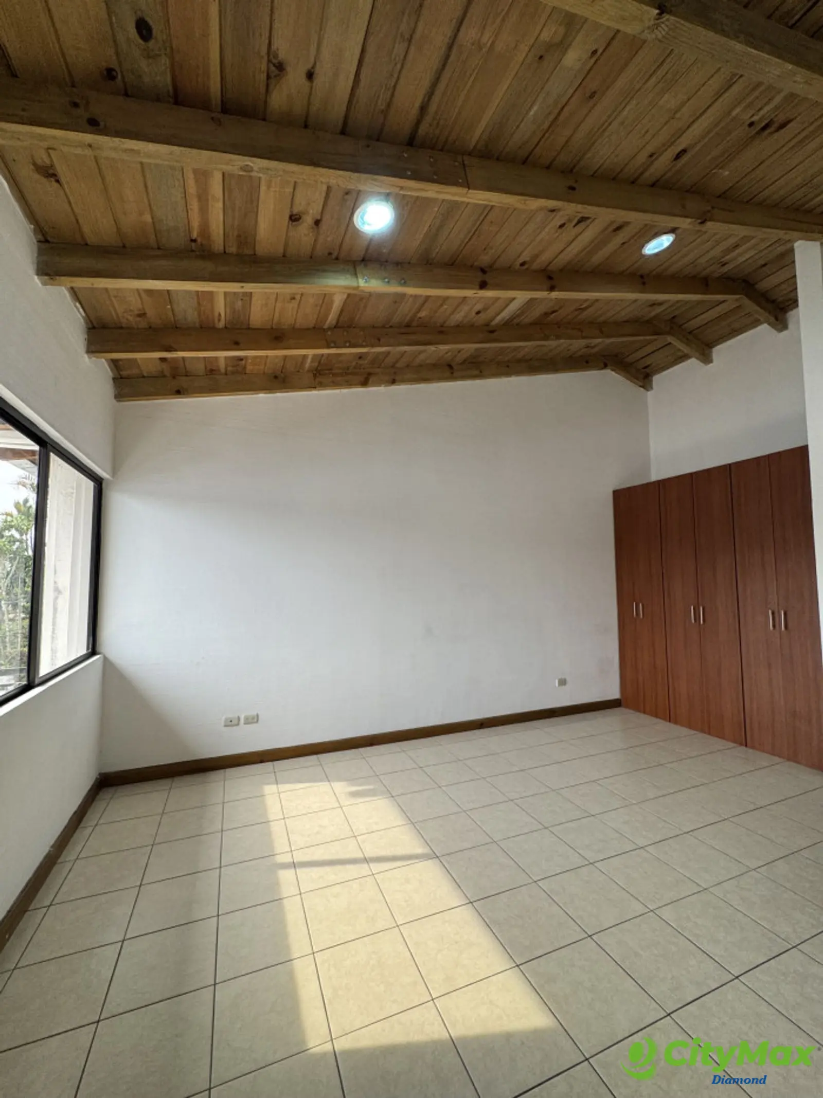 Casa en renta condominio Zona 16 Blvd. Acatán - foto 11