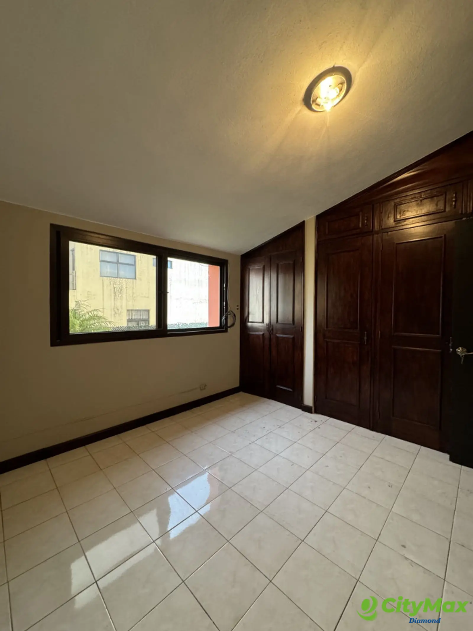 Casa tipo townhouse en Renta zona 15 Vista Hermosa 2. - foto 9