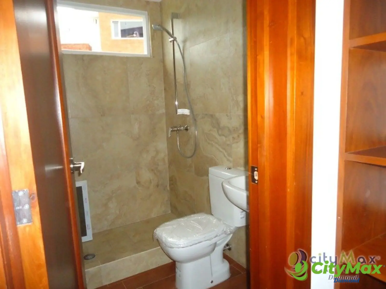 APARTAMENTO EN RENTA TIPO LOFT EN LA MONTAÑA ZONA 16  - foto 8