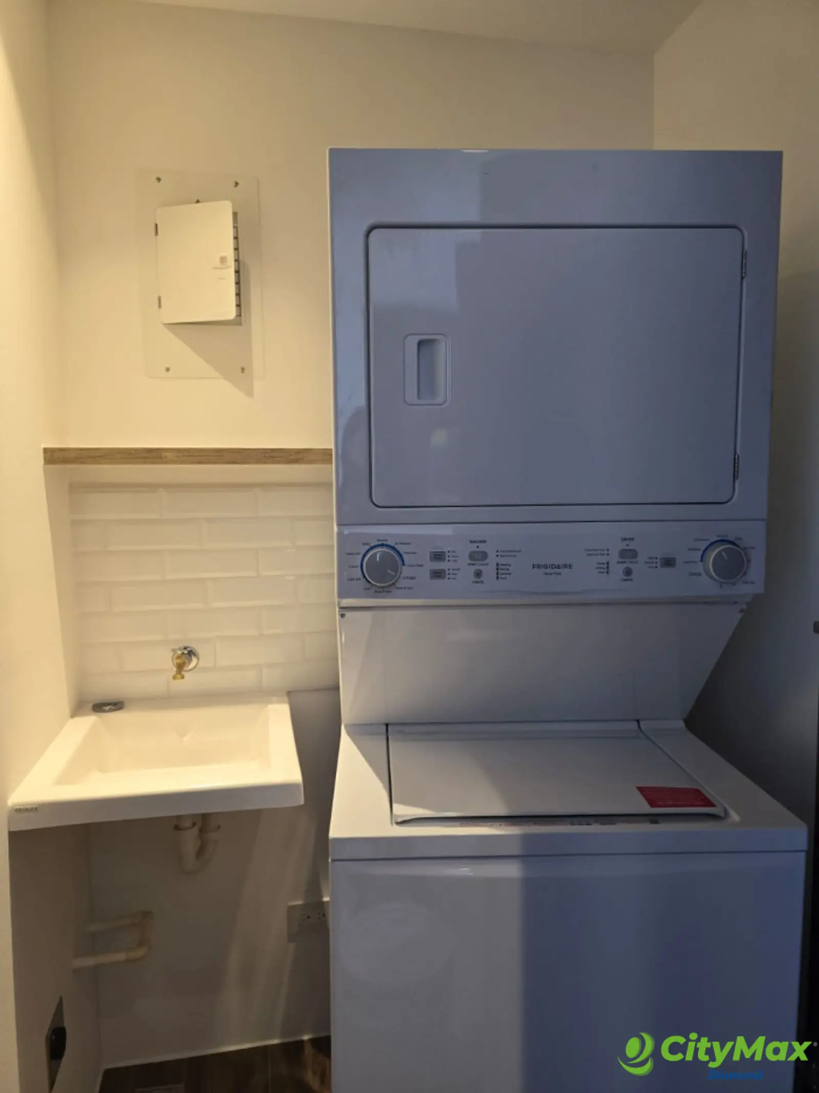 Apartamento en renta en zona 10 Athara - foto 3