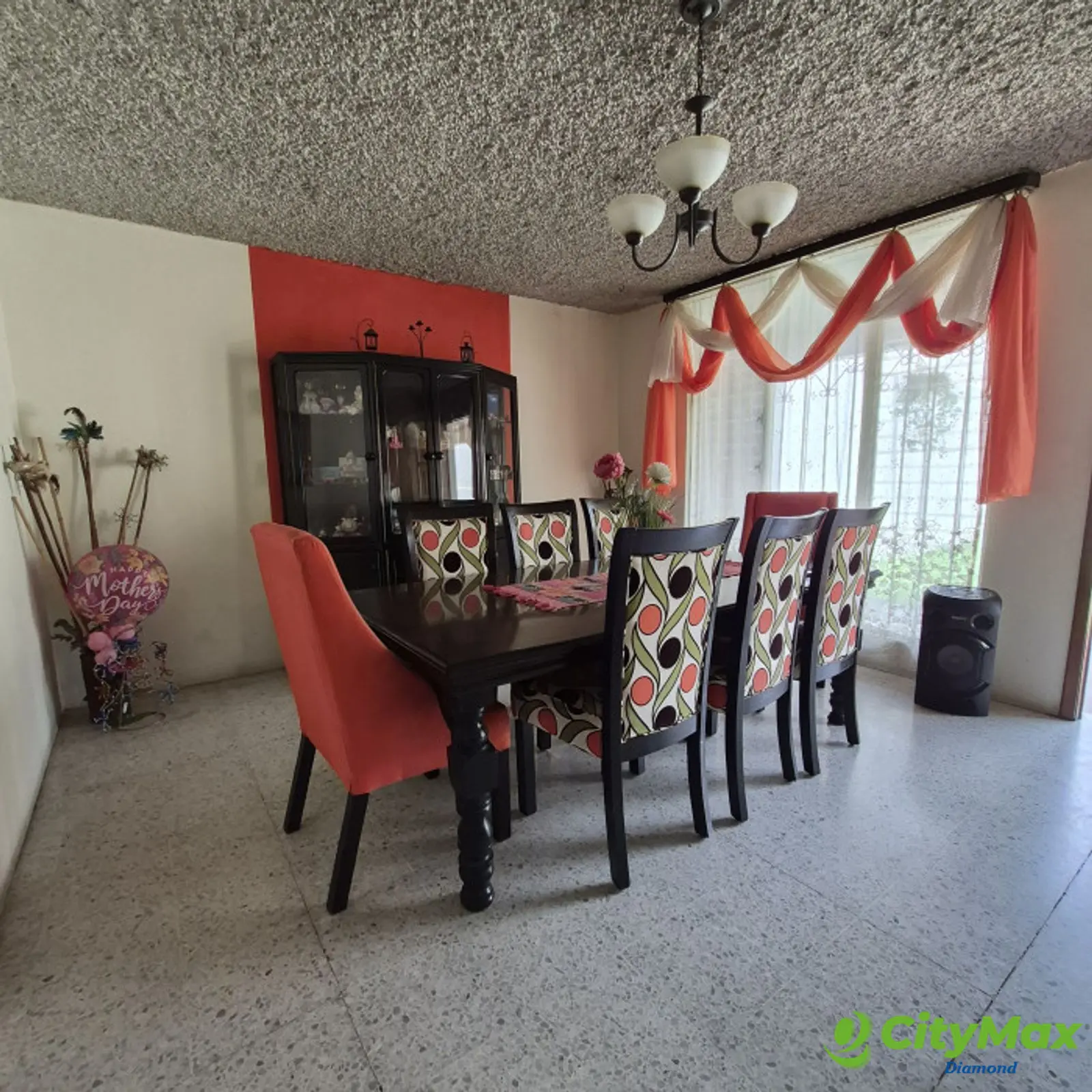 Casa en venta en Bosques de San Nicolás zona 4 Mixco - comedor