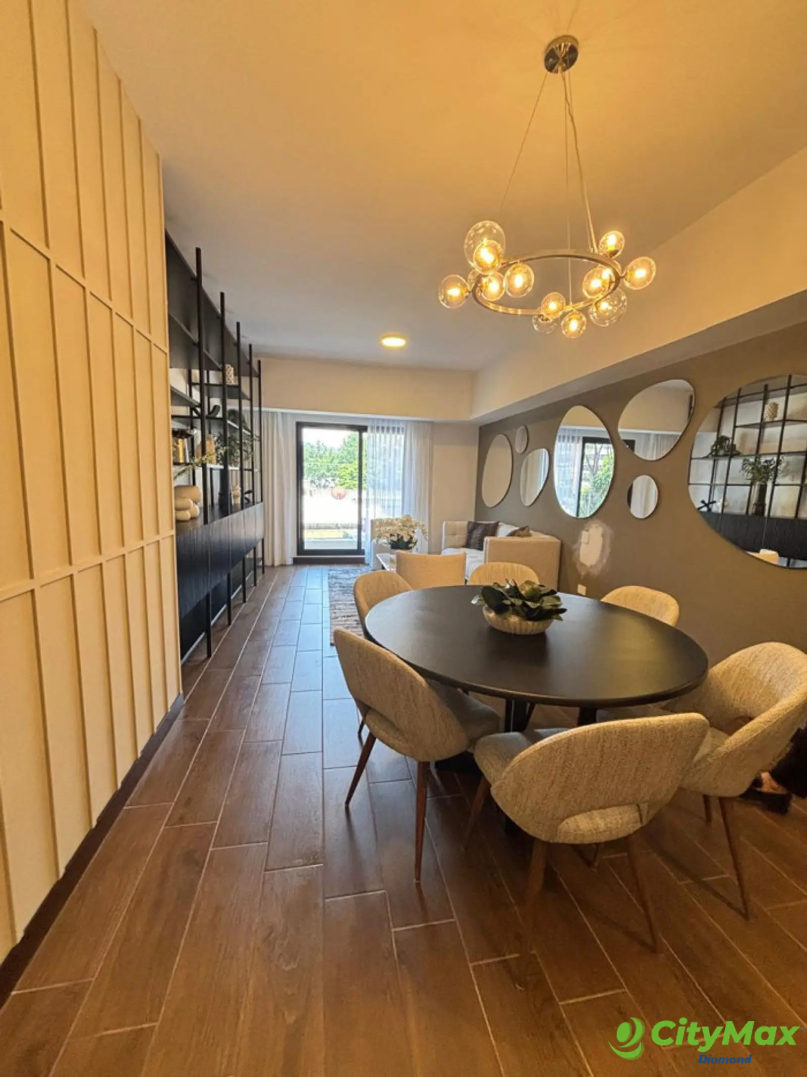 Apartamento en Venta en Zona 10 cercano a Diagonal 6 - foto 2