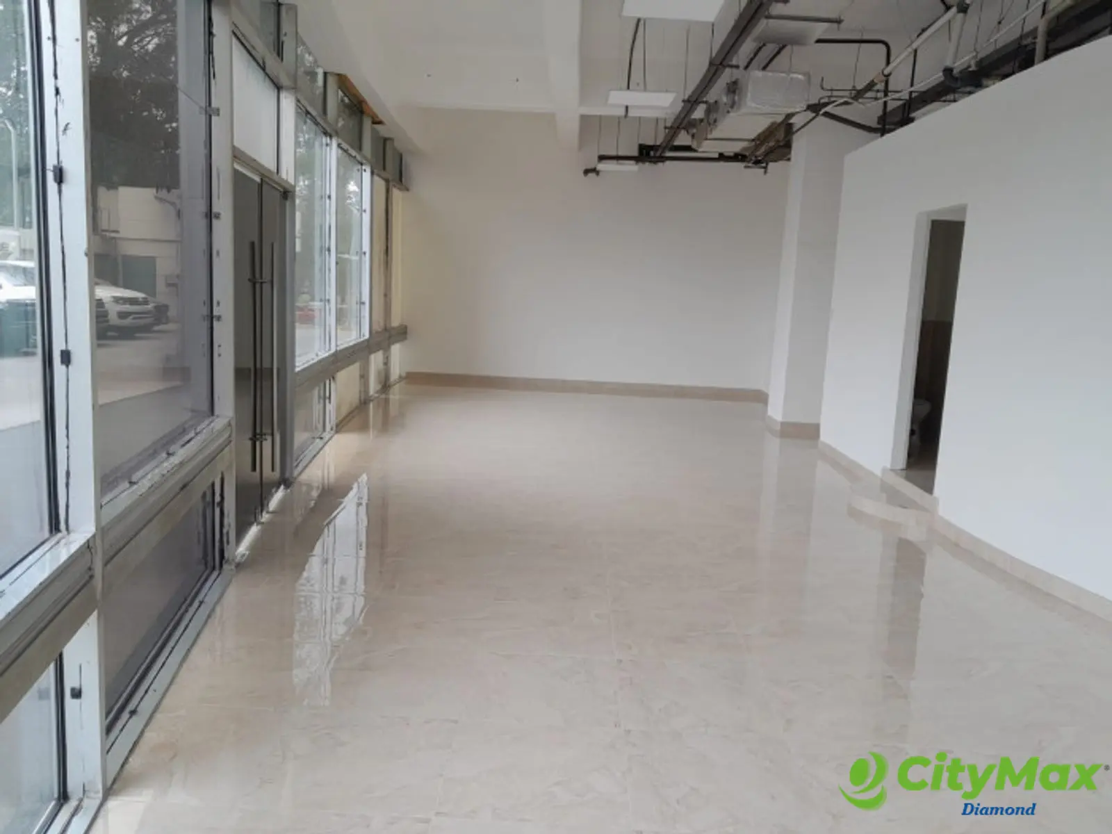 Local en VENTA / Renta en Edificio Oficinas Zona 15 - foto 4