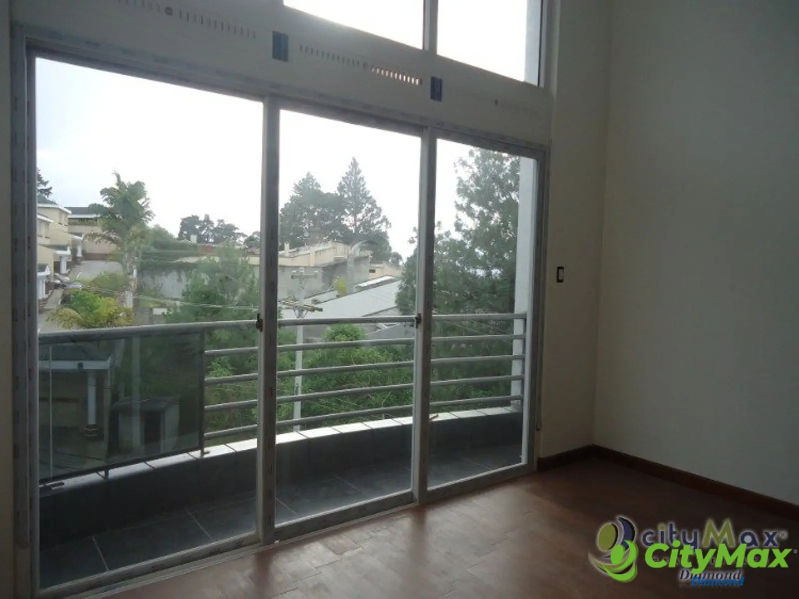 APARTAMENTO EN RENTA TIPO LOFT EN LA MONTAÑA ZONA 16  - foto 2