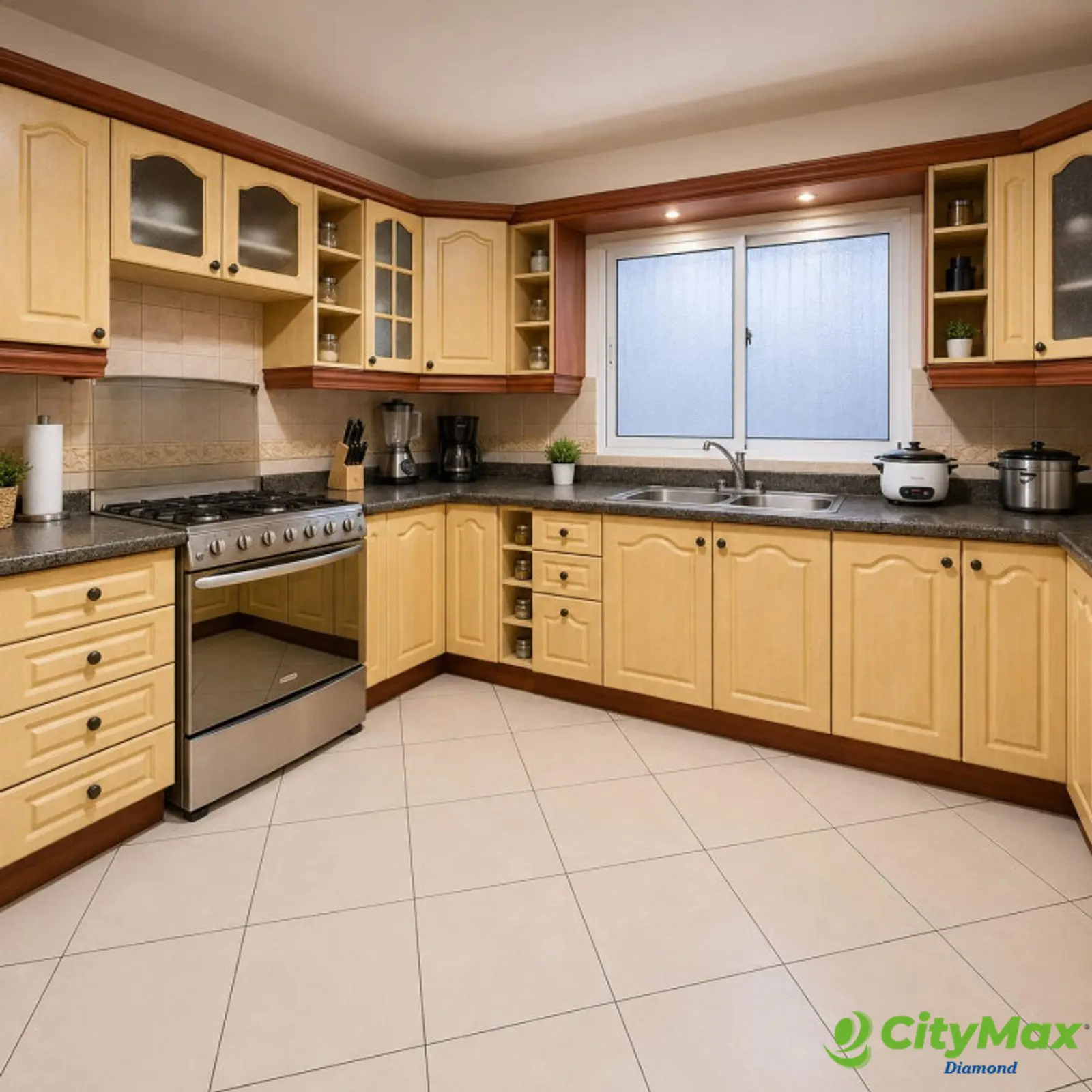 Casa de esquina en venta Km. 18 Carretera Salvador - cocina