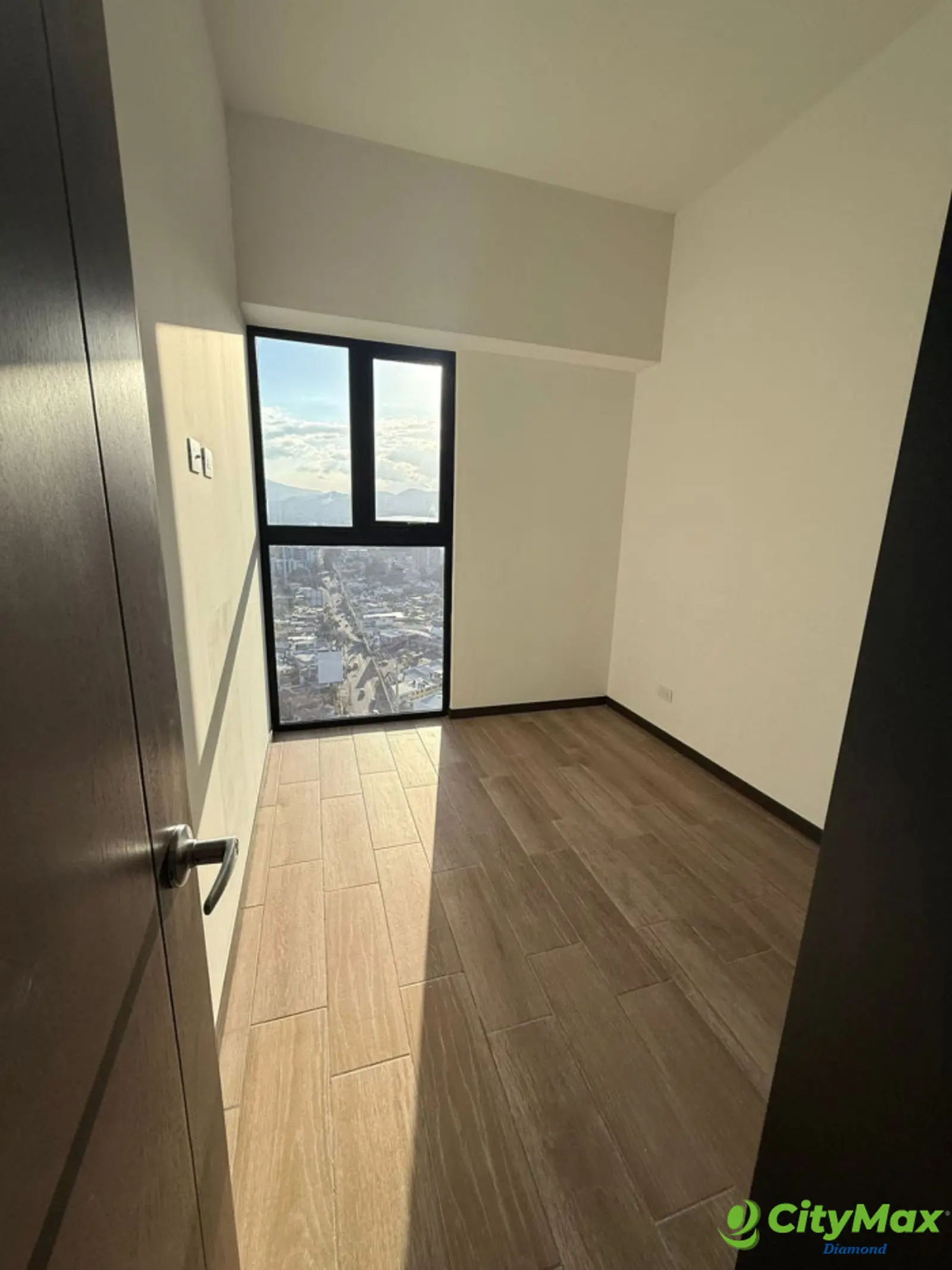 Apartamento en renta en zona 11 Edificio nuevo - foto 9