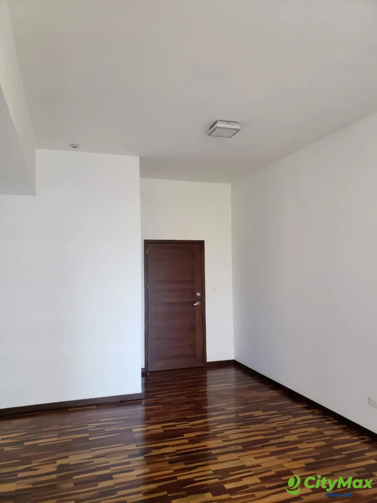 Apartamento en renta en zona 14, Torre Quattro - foto 2