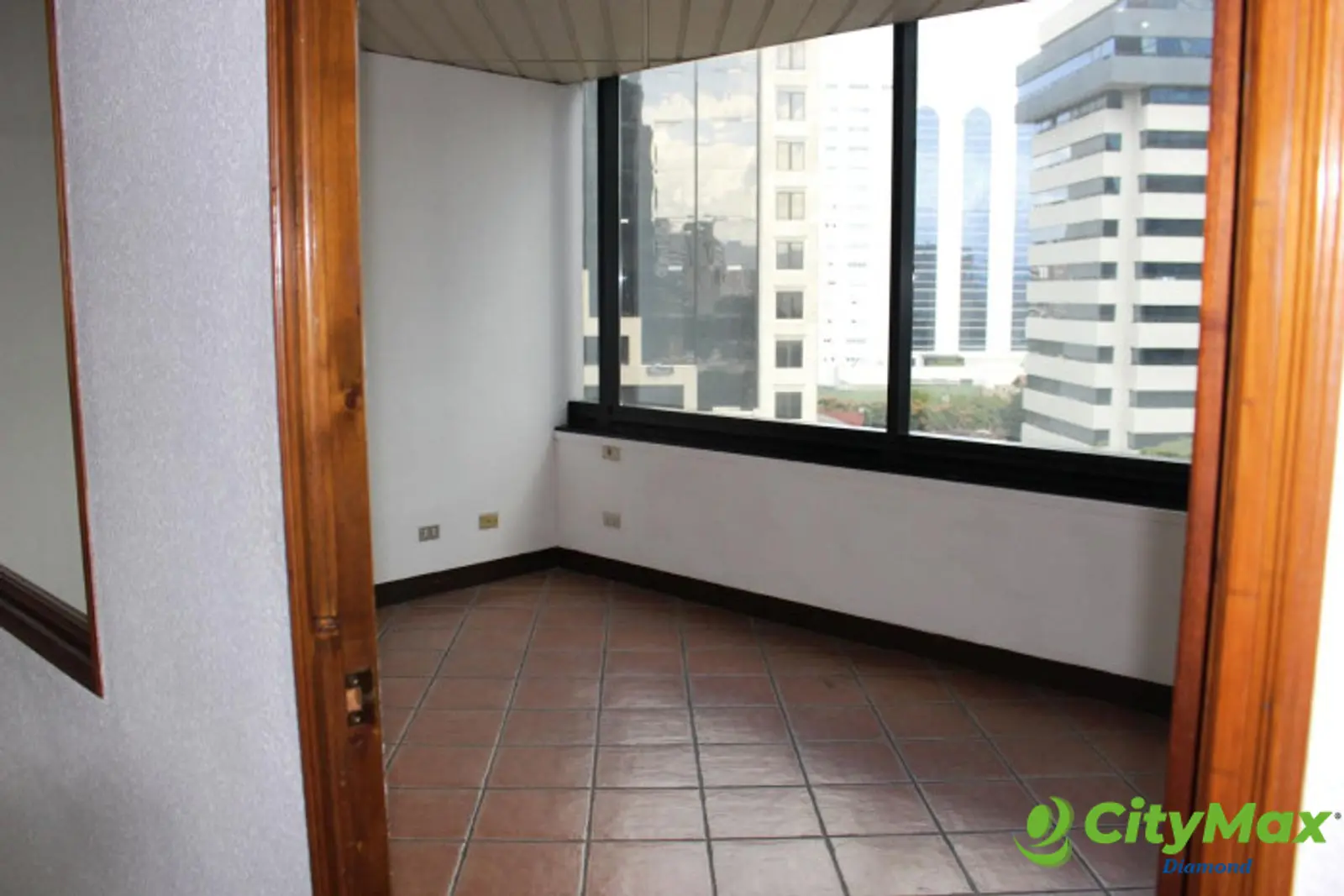 Oficina en renta Edificio de zona 10 - foto 3