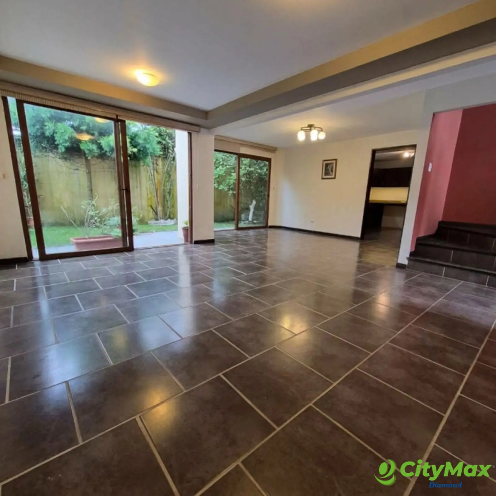 Casa en renta y venta Cumbres de La Arboleda km 21 CAES - sala
