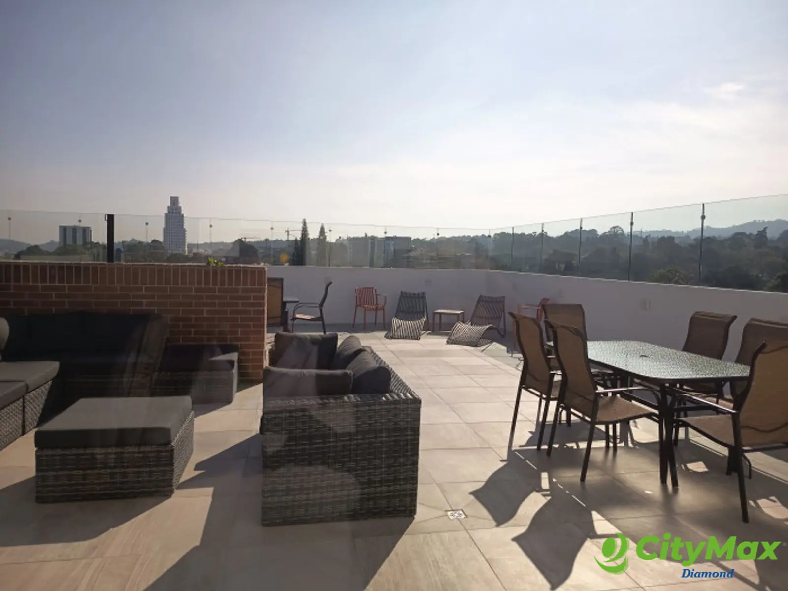 Renta apartamento 3 habitaciones y 2 parqueos Zona 15 - foto 2