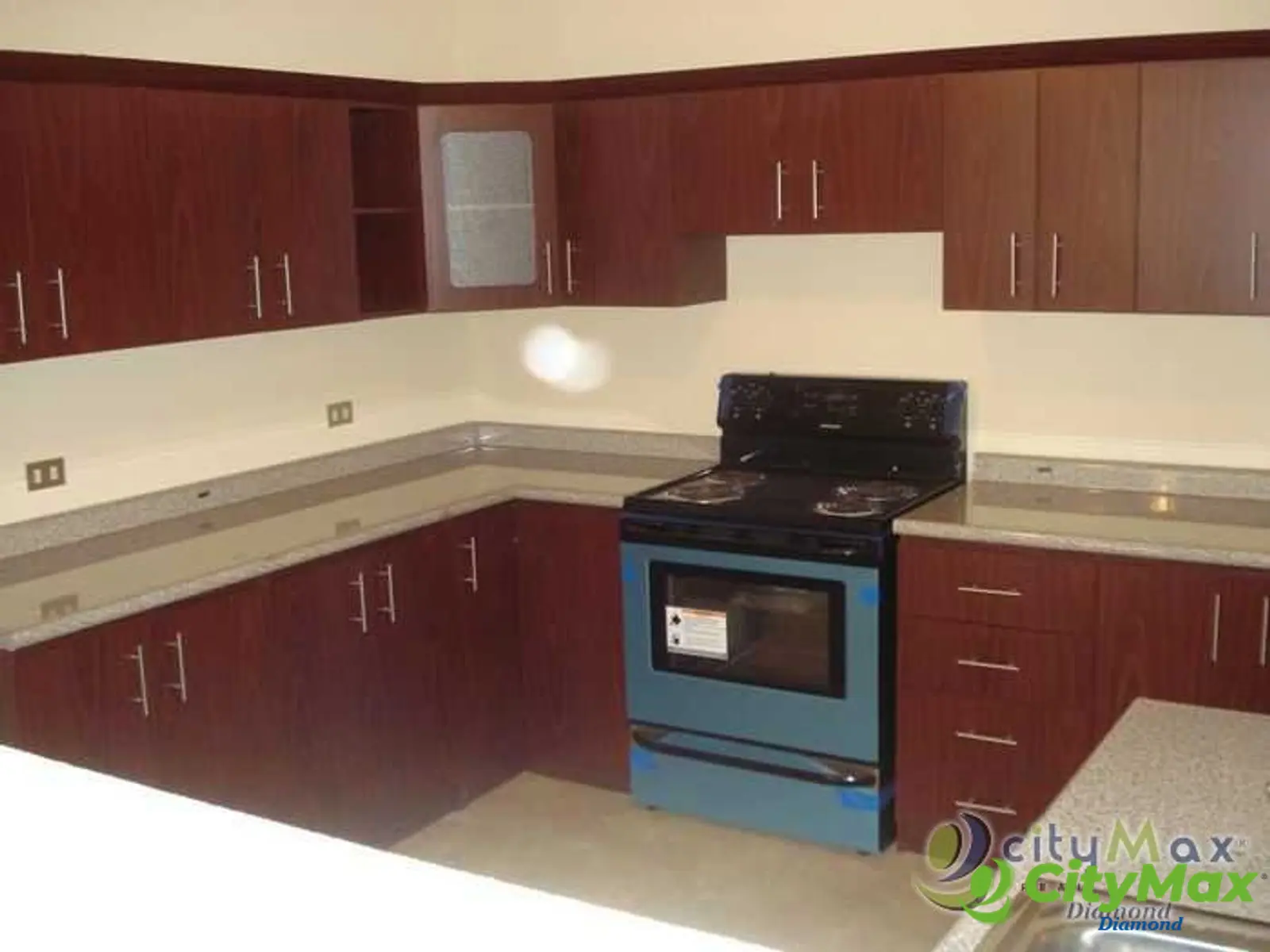 Apartamento en renta en zona 10 cerca de la UFM - foto 4