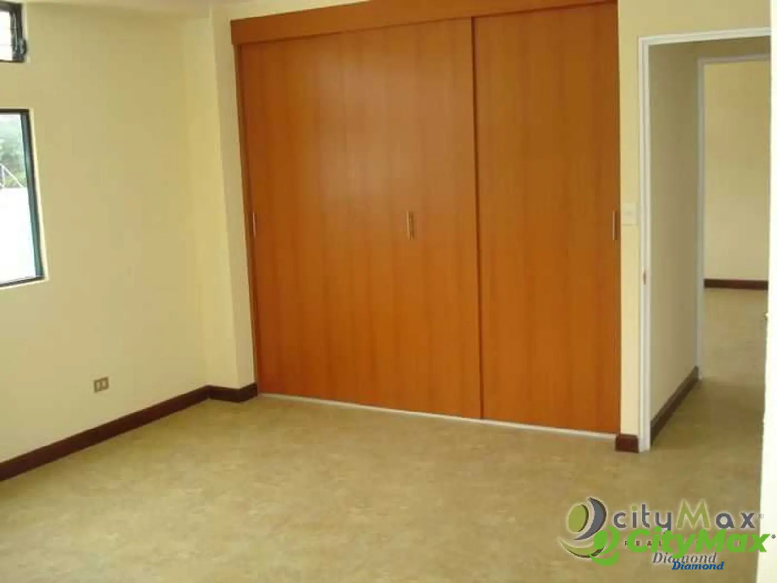 Apartamento en renta en zona 10 cerca de la UFM - foto 6