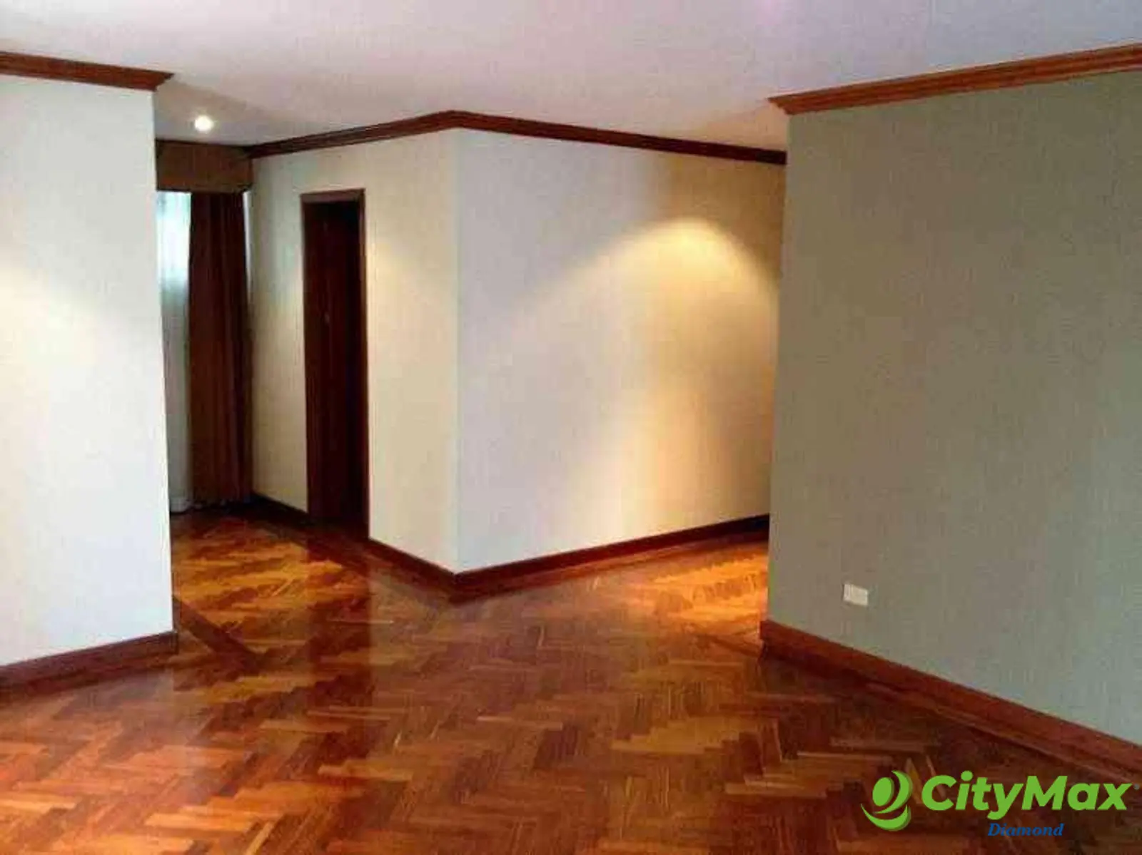 APARTAMENTO EN VENTA Y RENTA ZONA 14 - foto 2