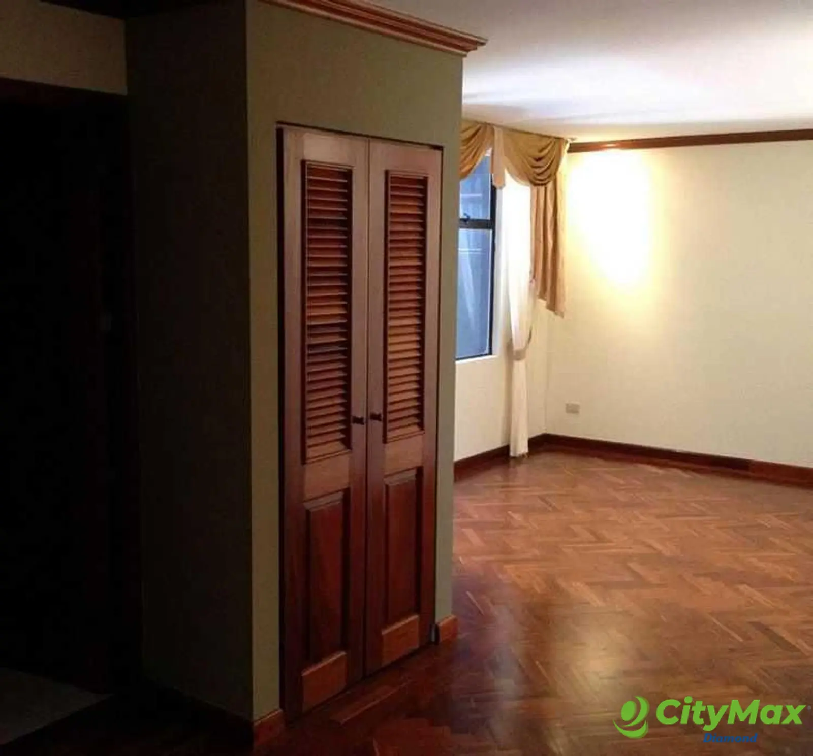 APARTAMENTO EN VENTA Y RENTA ZONA 14 - foto 4