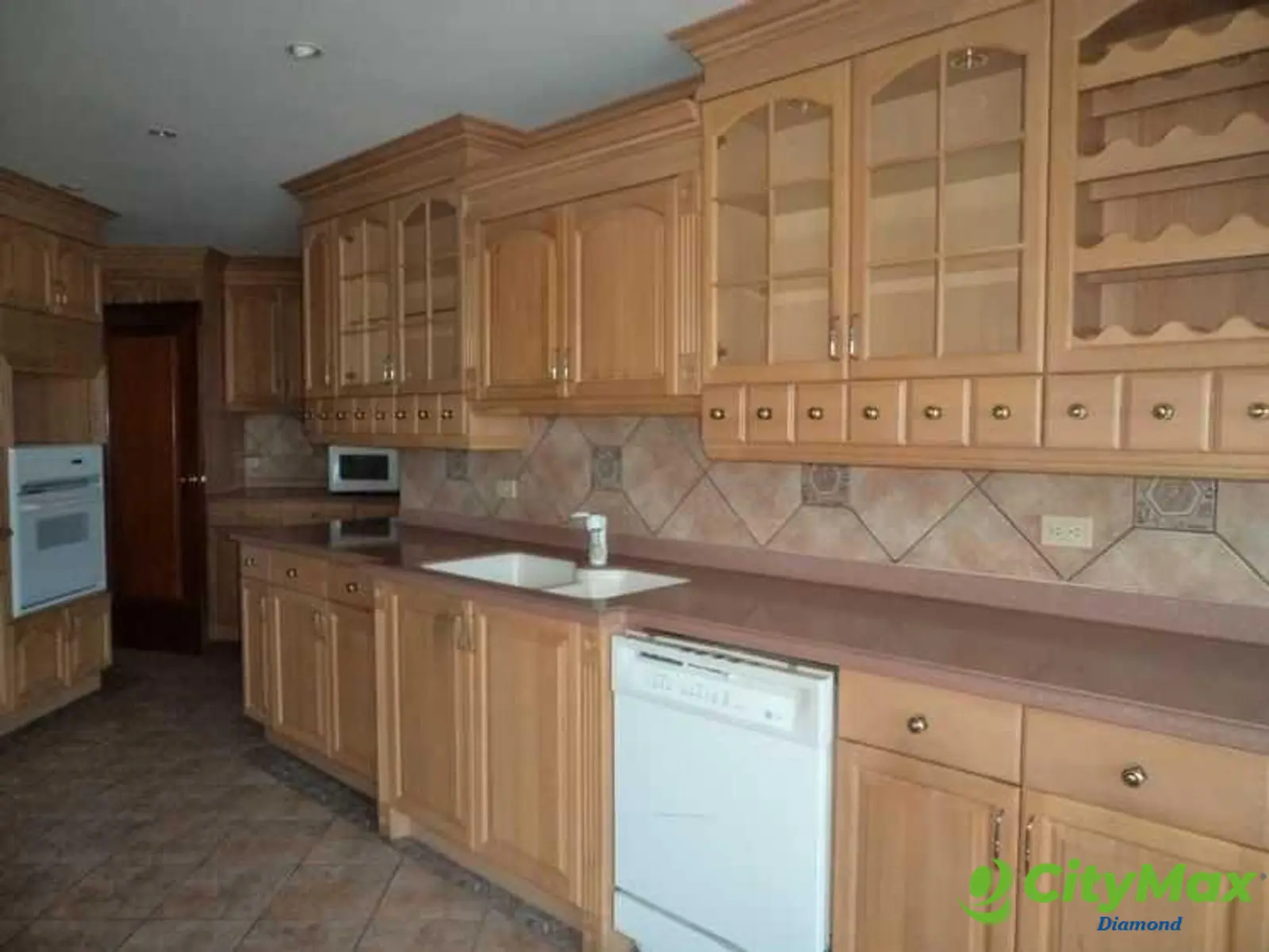 APARTAMENTO EN VENTA Y RENTA ZONA 14 - foto 9