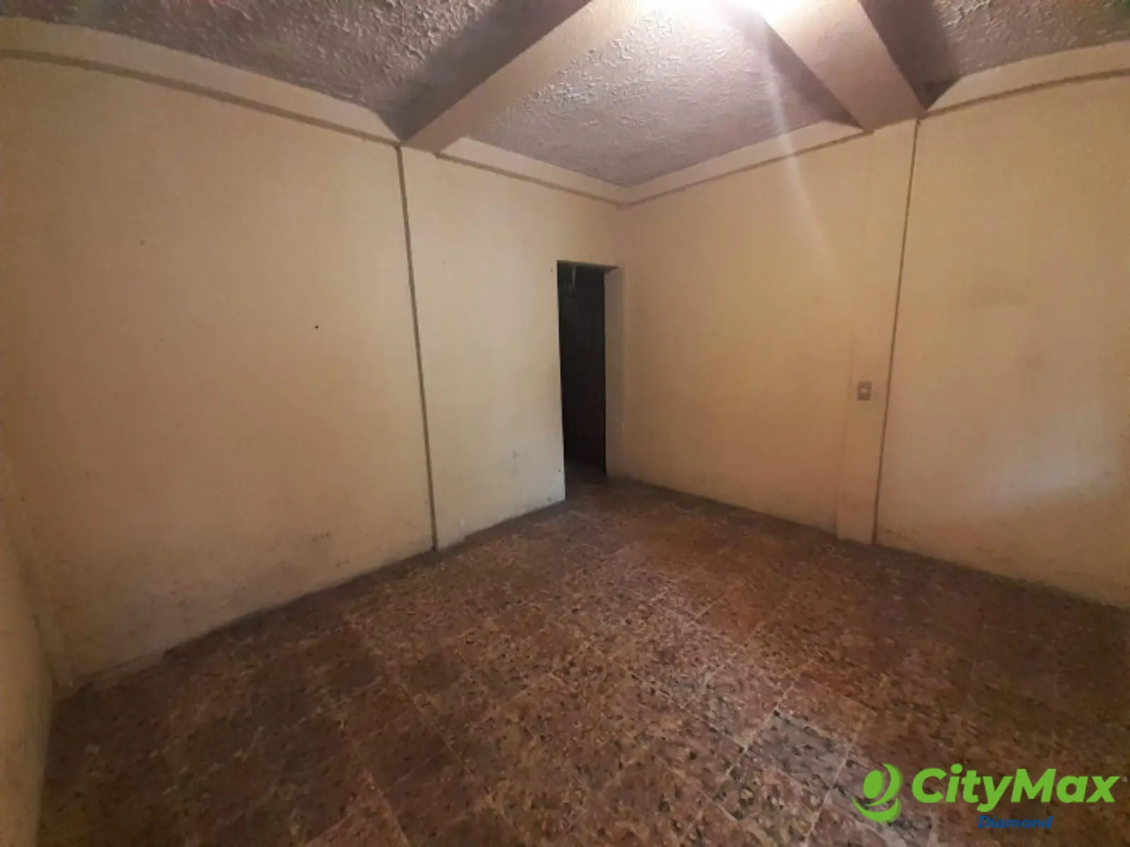 Propiedad En Venta con 4 Apartamentos Zona 3 Mixco - foto 2