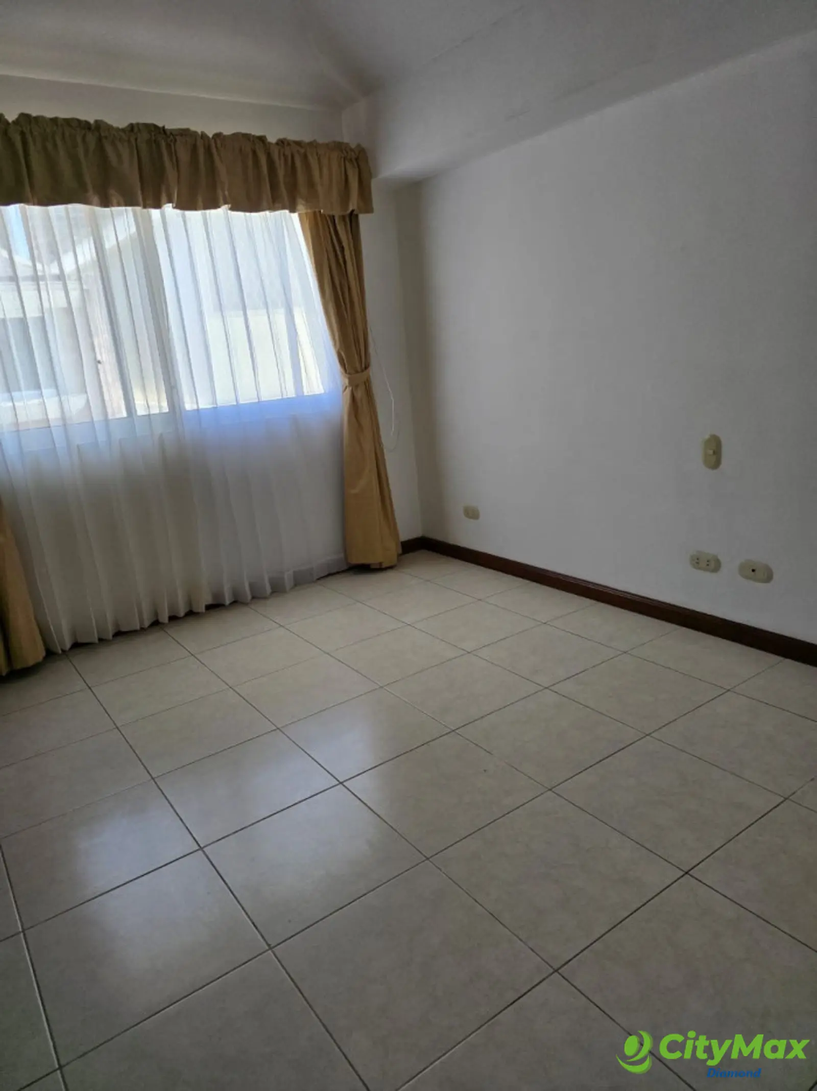 Casa en renta en zona 14 en Condominio - foto 12